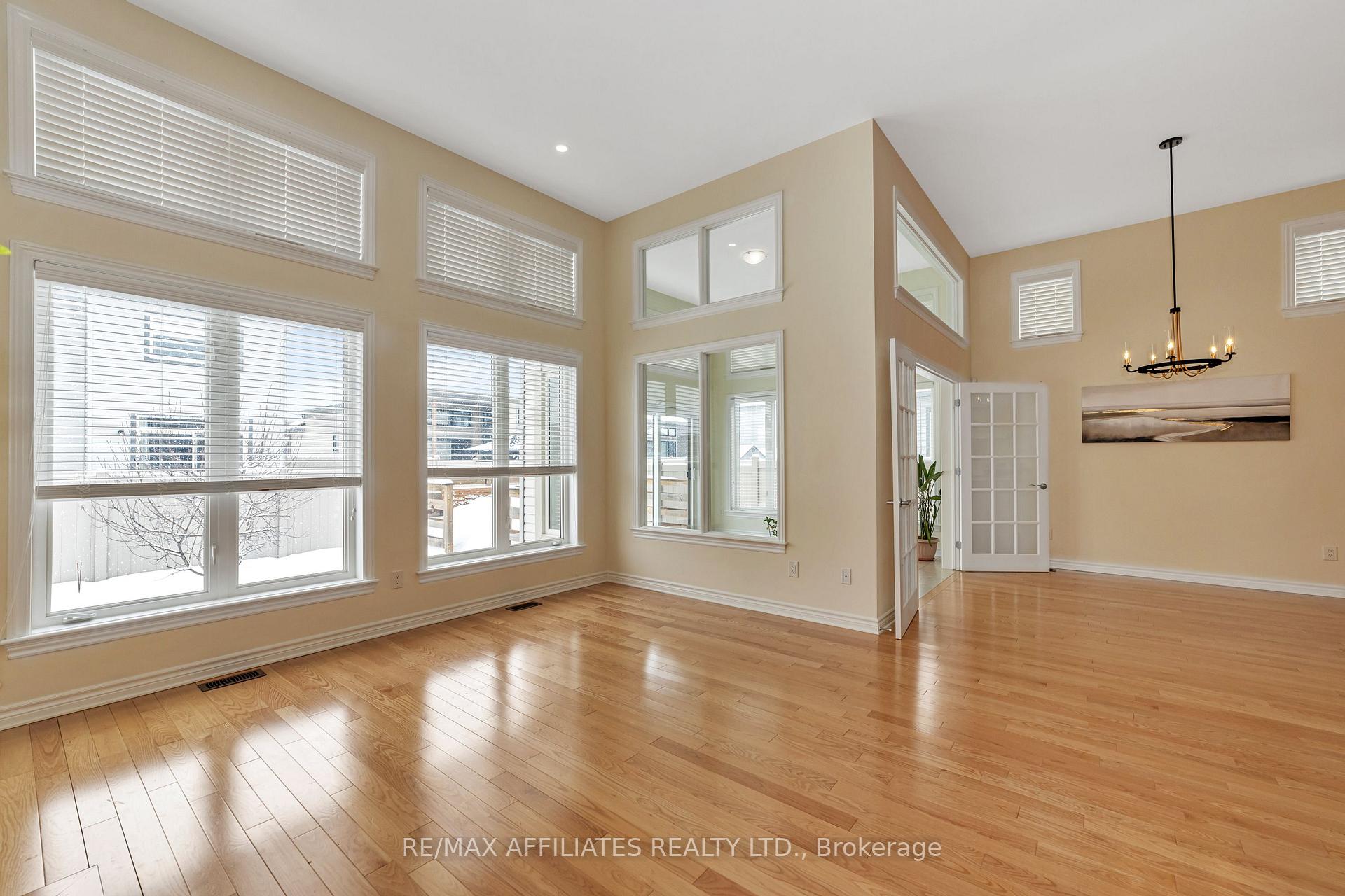 Photo 6 of 527 Ace Street, Ottawa, Kanata - Emerald Meadows/Trailwest — HOMEH