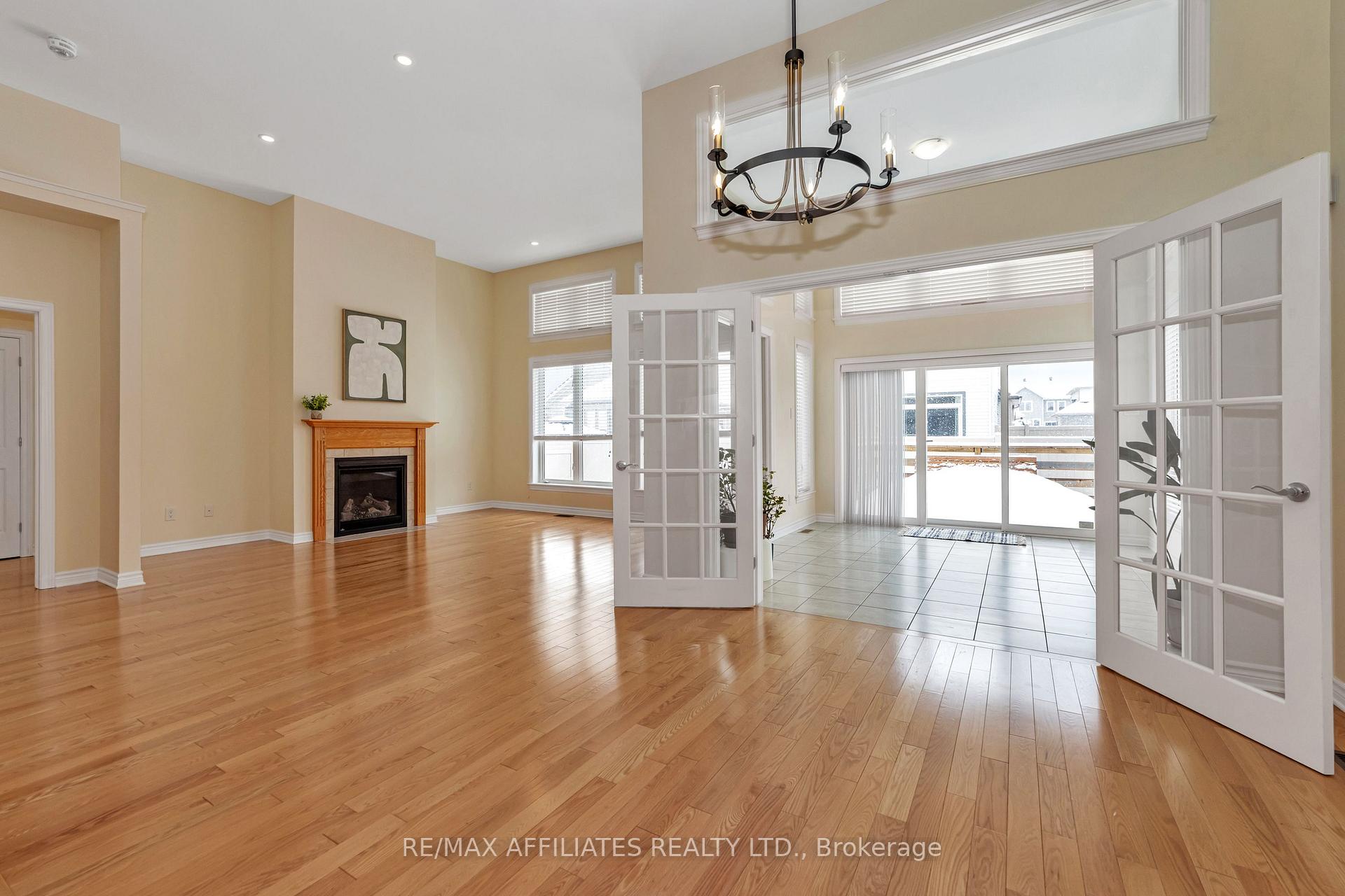 Photo 12 of 527 Ace Street, Ottawa, Kanata - Emerald Meadows/Trailwest — HOMEH