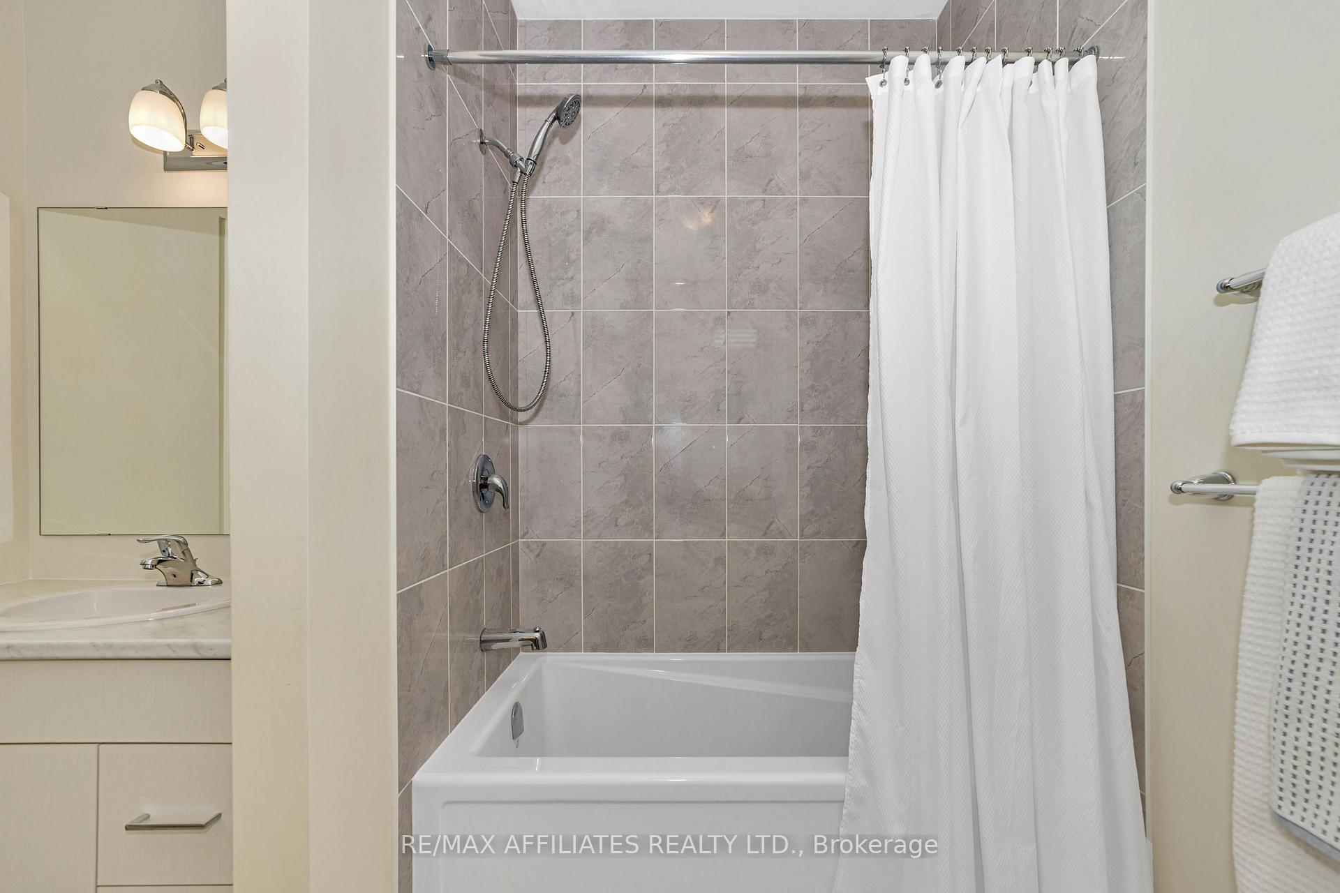 Photo 22 of 527 Ace Street, Ottawa, Kanata - Emerald Meadows/Trailwest — HOMEH