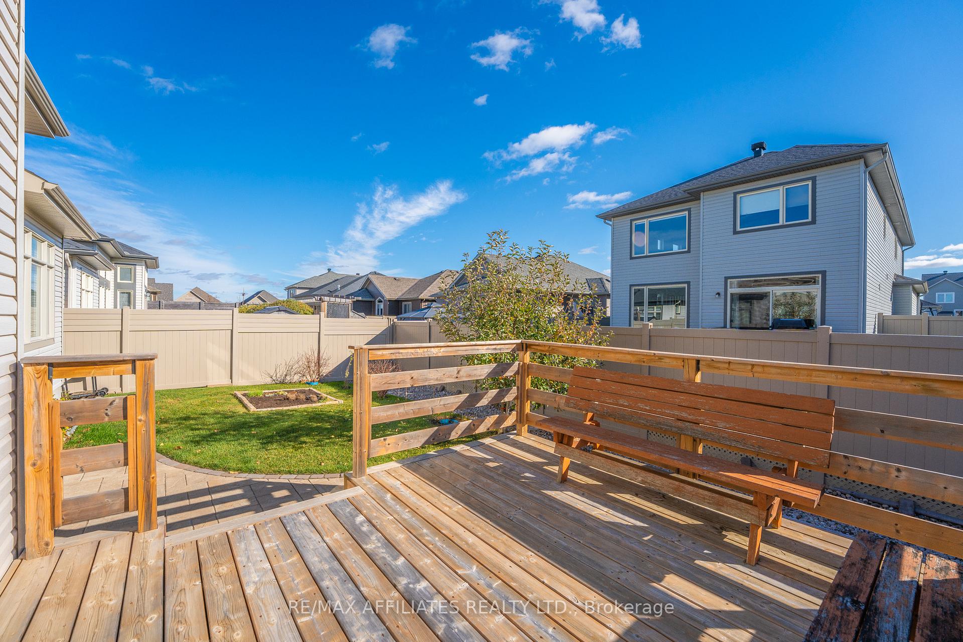 Photo 32 of 527 Ace Street, Ottawa, Kanata - Emerald Meadows/Trailwest — HOMEH