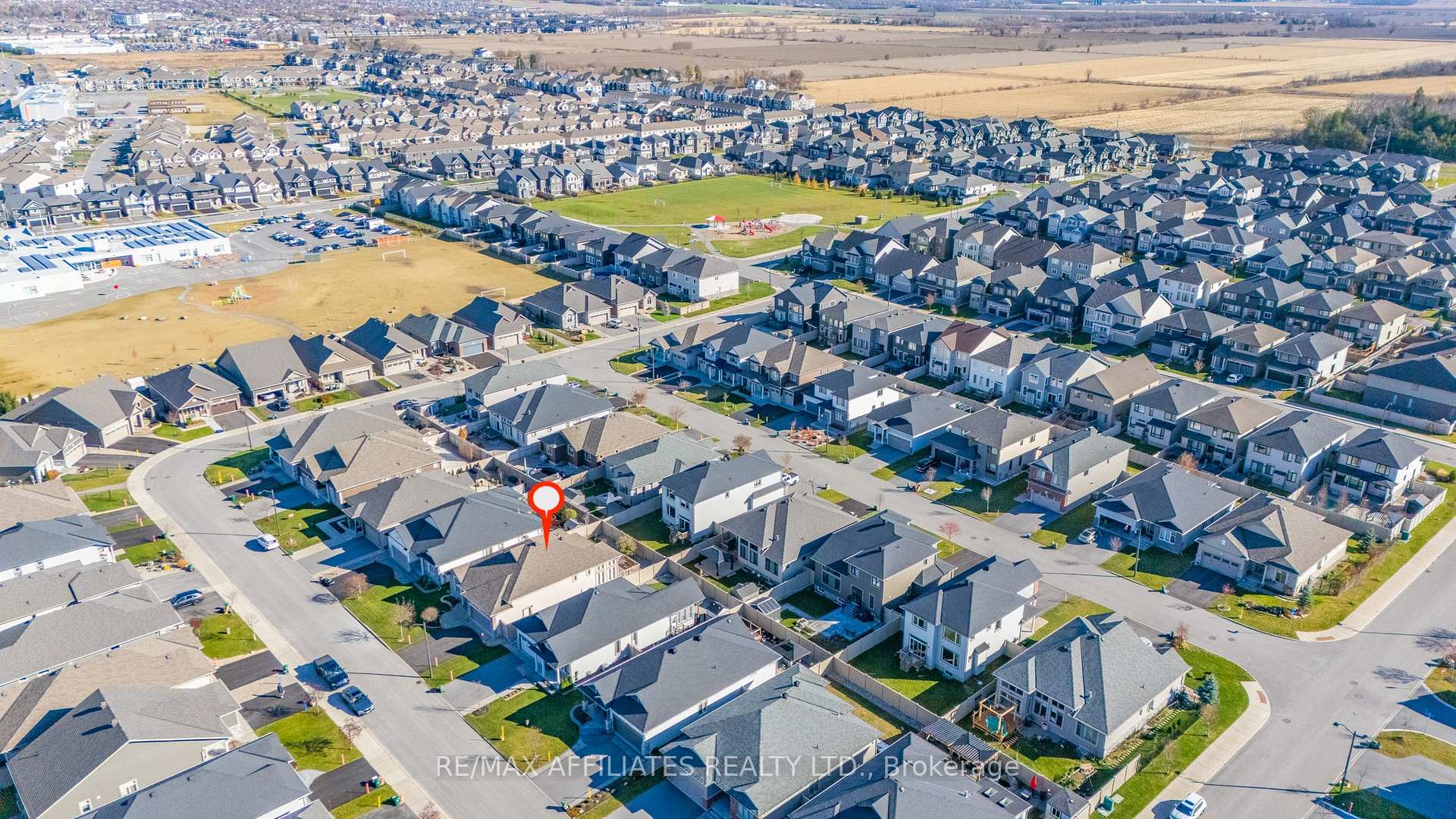 Photo 39 of 527 Ace Street, Ottawa, Kanata - Emerald Meadows/Trailwest — HOMEH