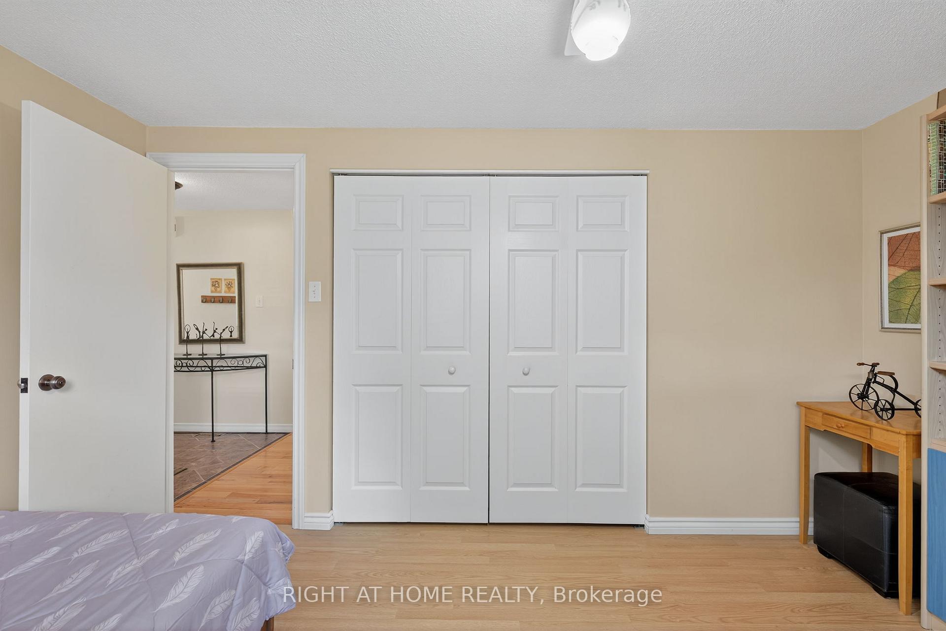Photo 16 of 688 Bayview Drive, Midland — HOMEH