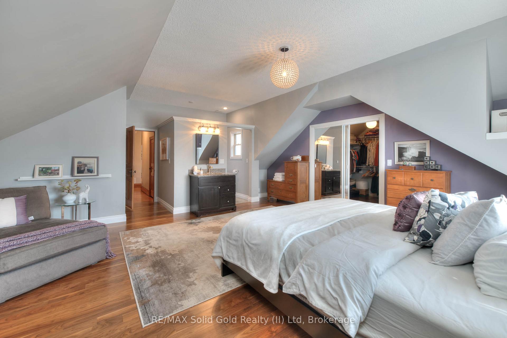 Photo 24 of 47 Mary Street, Kitchener — HOMEH