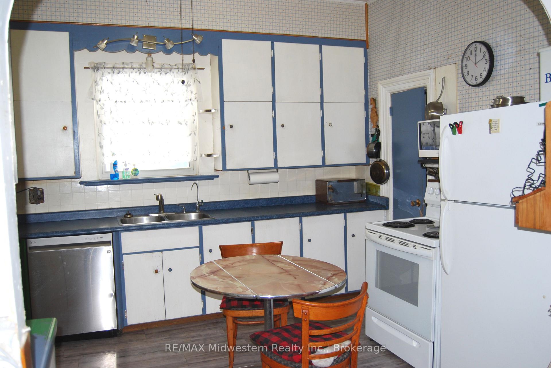 Photo 3 of 87 John Street S, Minto — HOMEH
