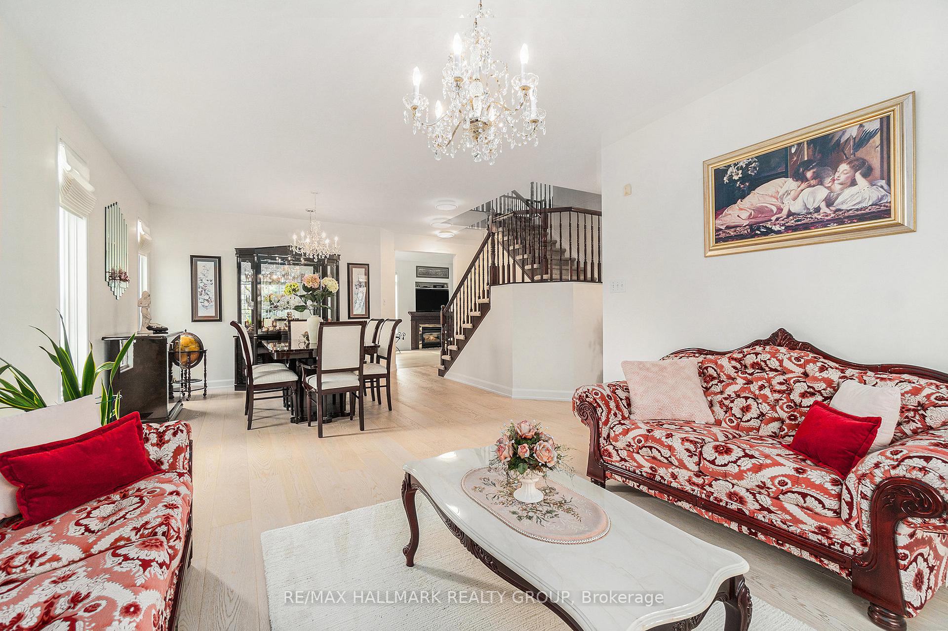 Photo 3 of 8 Apple Creek Crescent, Ottawa, Kanata - Emerald Meadows/Trailwest — HOMEH