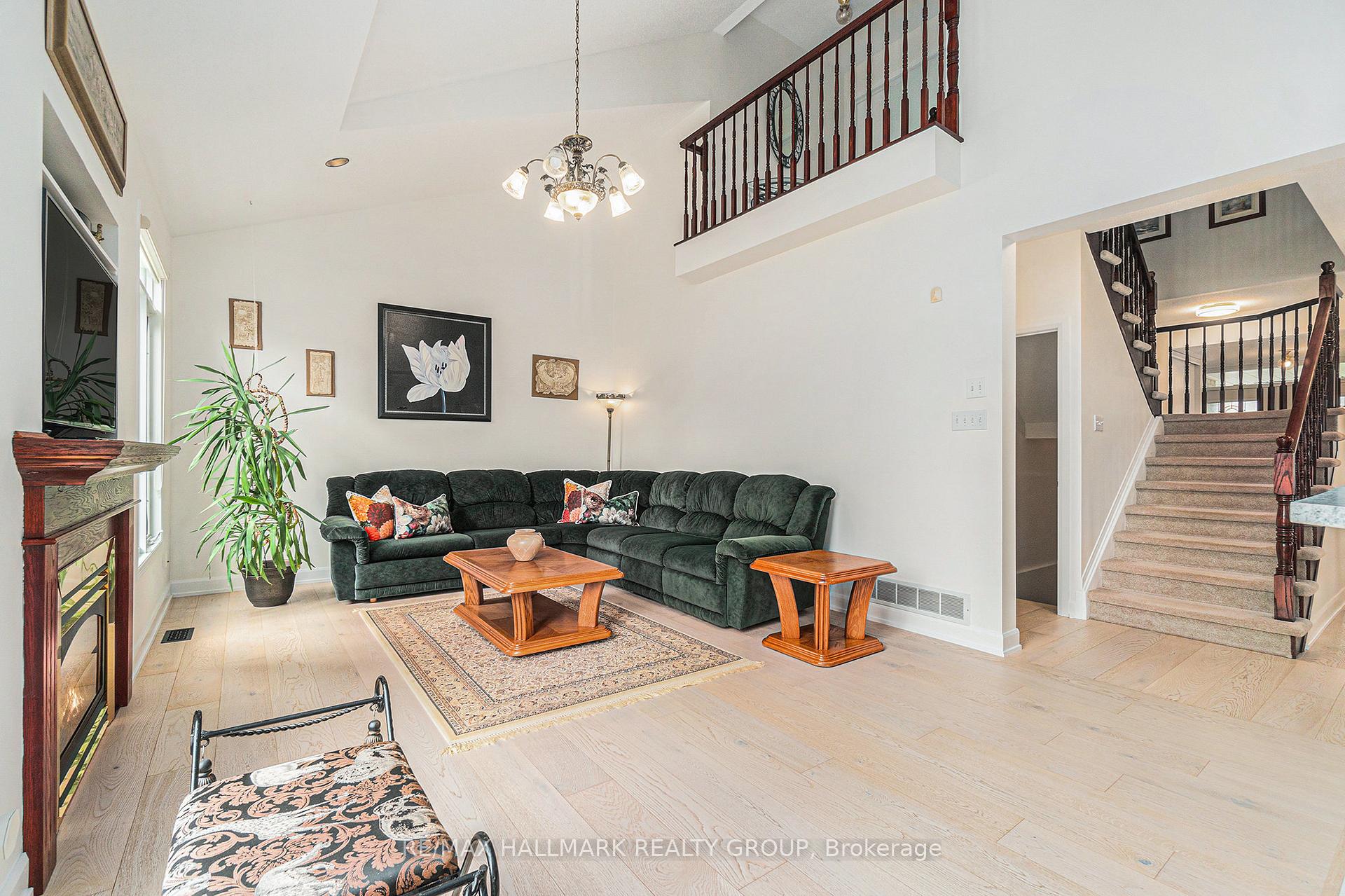 Photo 11 of 8 Apple Creek Crescent, Ottawa, Kanata - Emerald Meadows/Trailwest — HOMEH