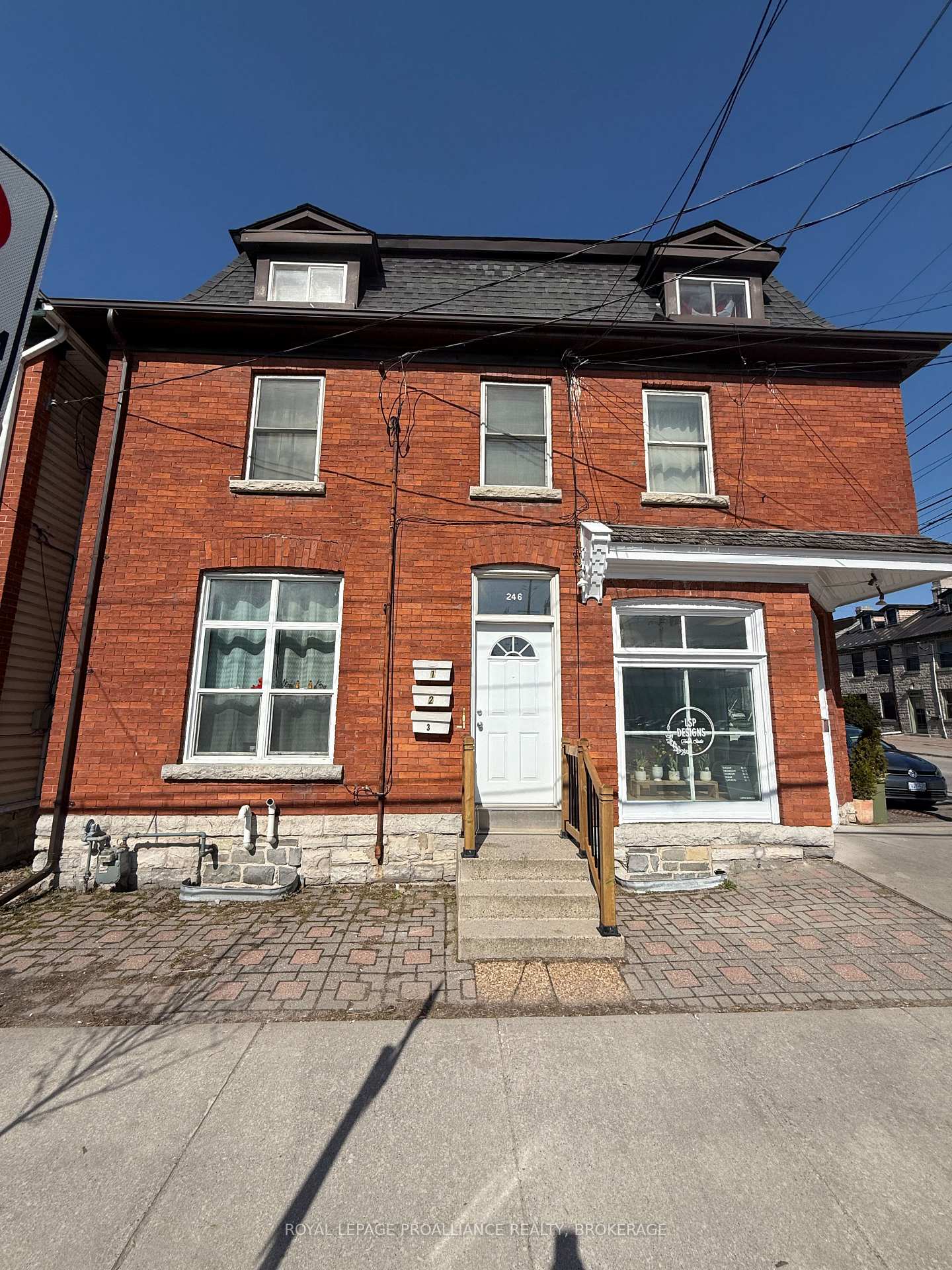 Front of 246-248 Wellington Street