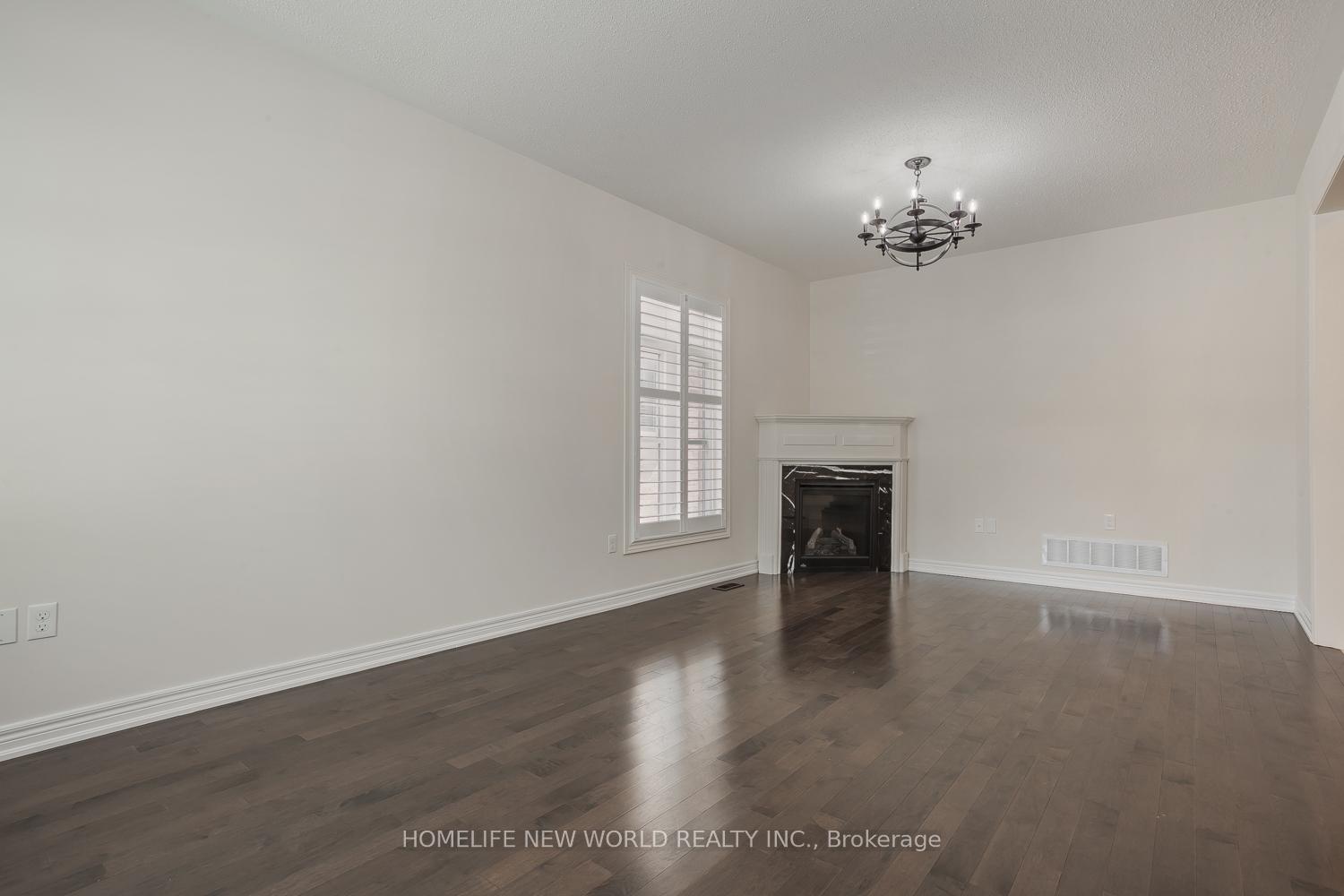 Photo 4 of 39 Cherna Avenue S, Markham, Berczy — HOMEH
