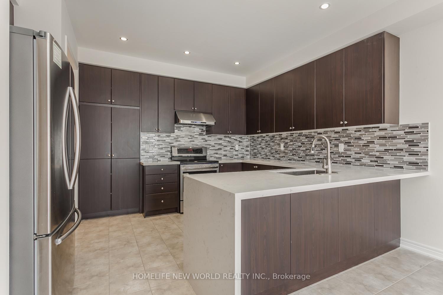 Photo 7 of 39 Cherna Avenue S, Markham, Berczy — HOMEH