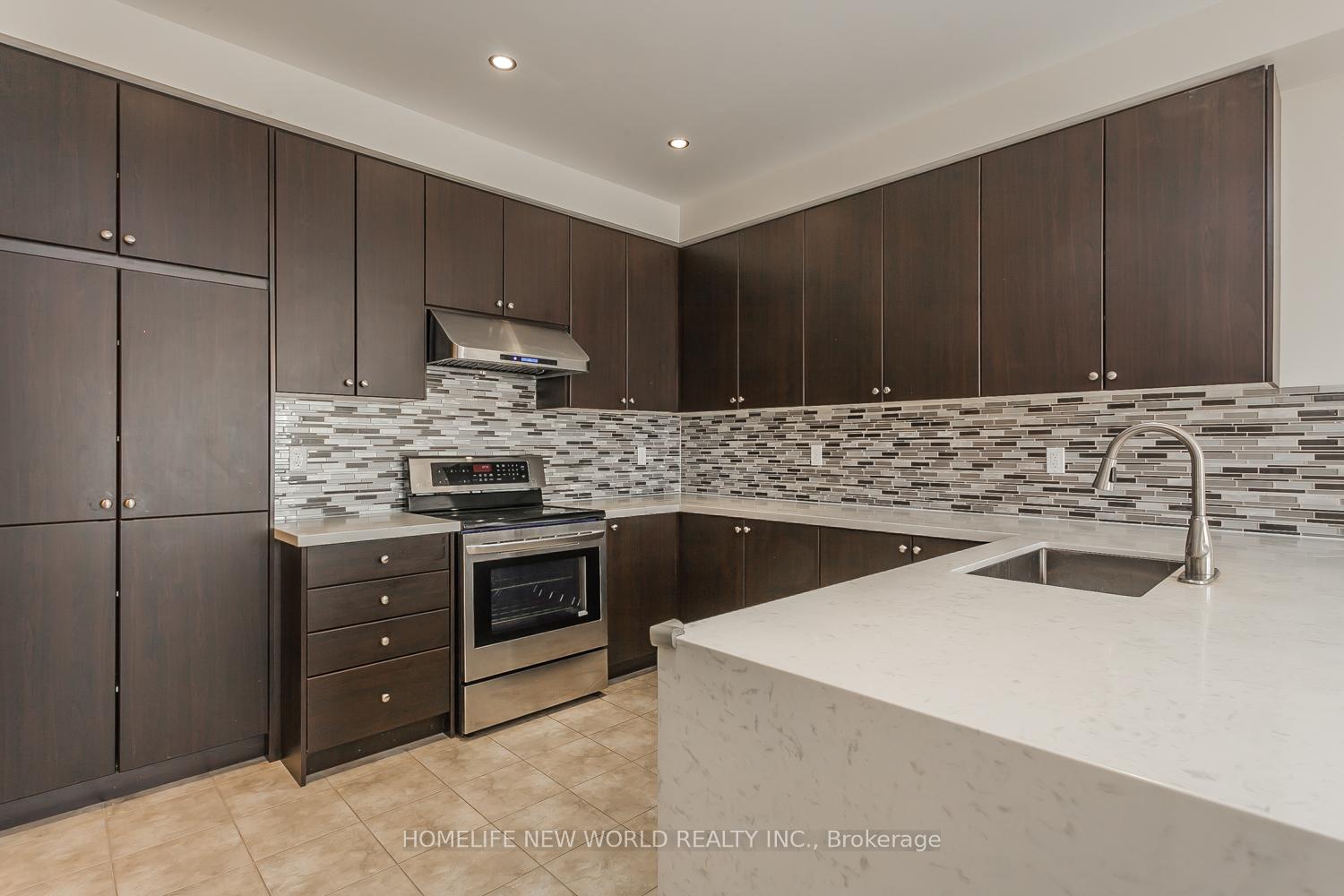Photo 9 of 39 Cherna Avenue S, Markham, Berczy — HOMEH