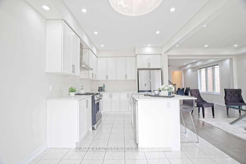 Photo 10 of 80 Gloria Street, Kitchener — HOMEH
