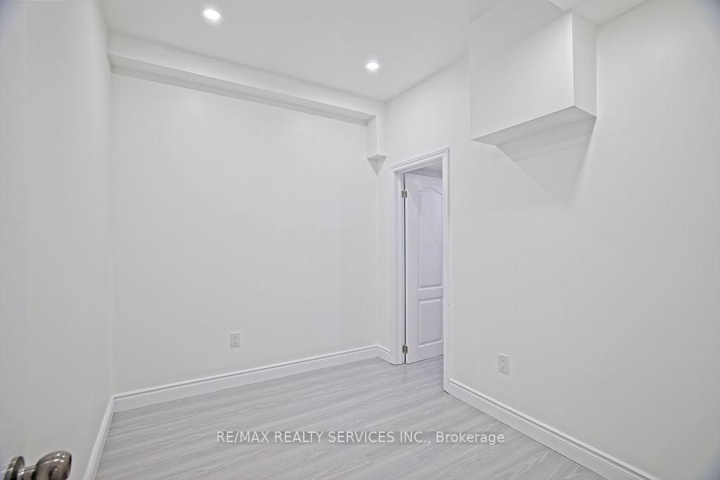 Photo 34 of 80 Gloria Street, Kitchener — HOMEH