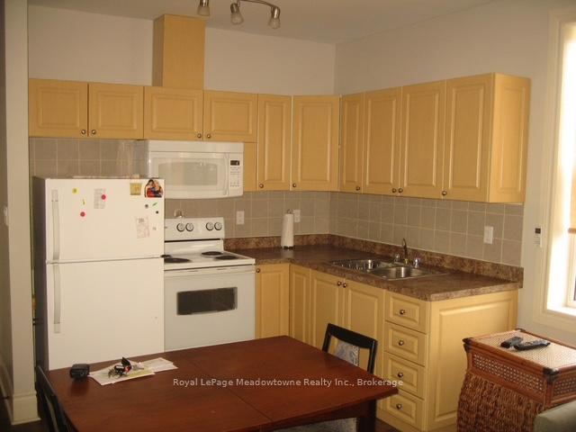 Photo 6 of Unit 3, 181 Main Street E, Milton, Old Milton — HOMEH