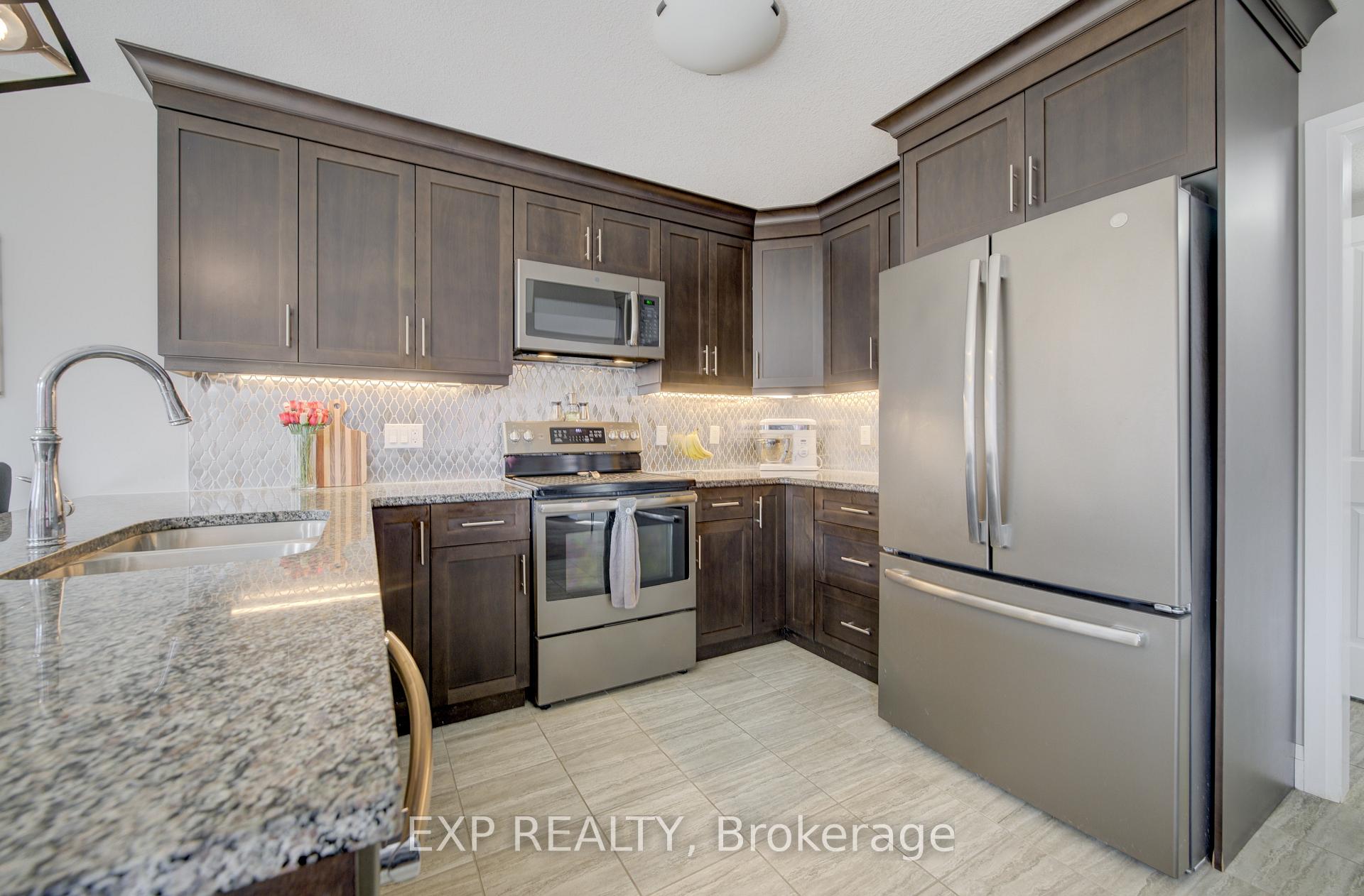 Photo 9 of 121 Bridge Crescent, Minto — HOMEH