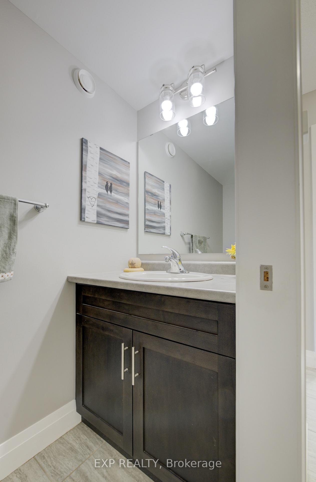 Photo 16 of 121 Bridge Crescent, Minto — HOMEH