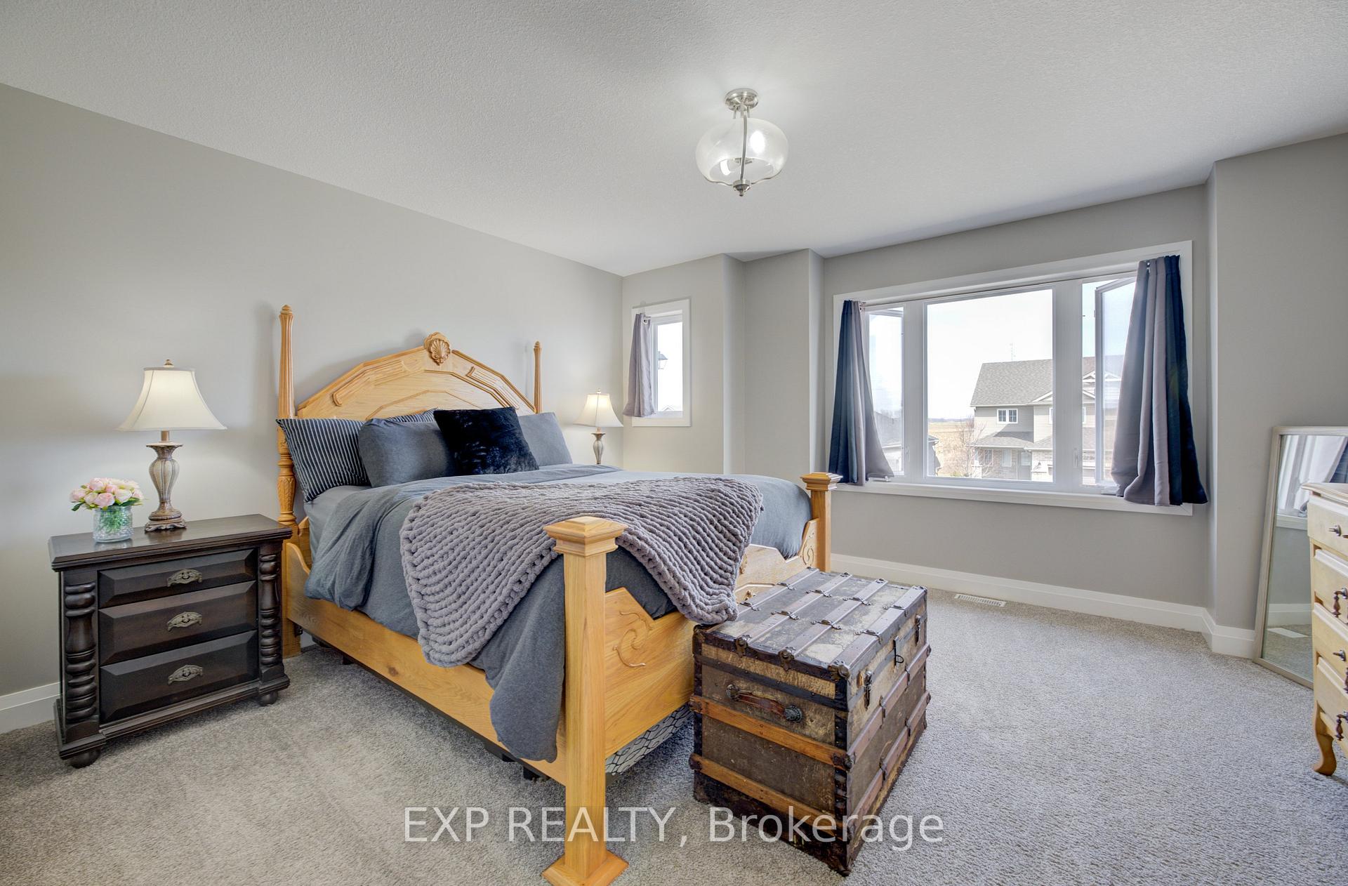 Photo 19 of 121 Bridge Crescent, Minto — HOMEH