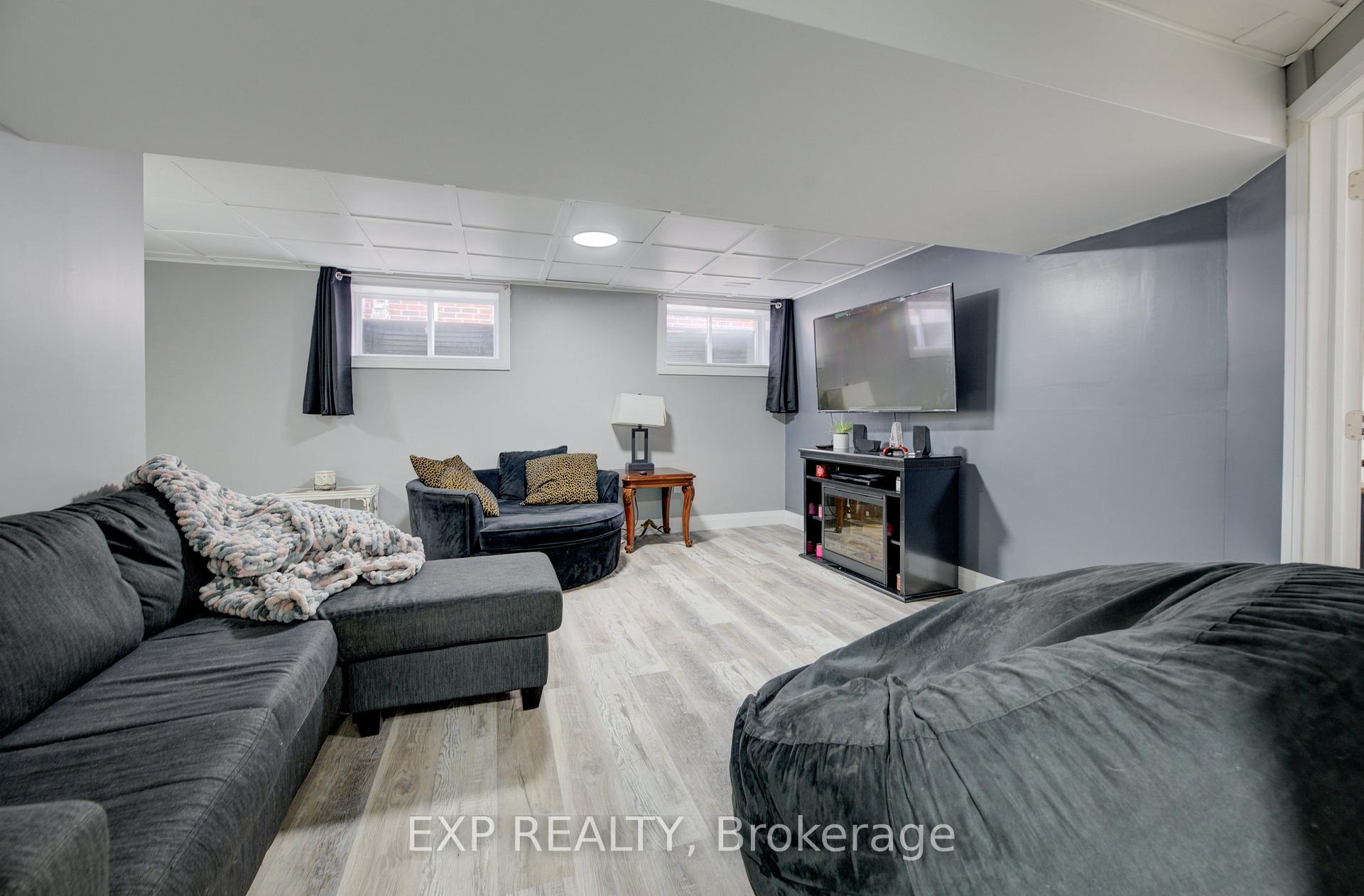 Photo 26 of 121 Bridge Crescent, Minto — HOMEH