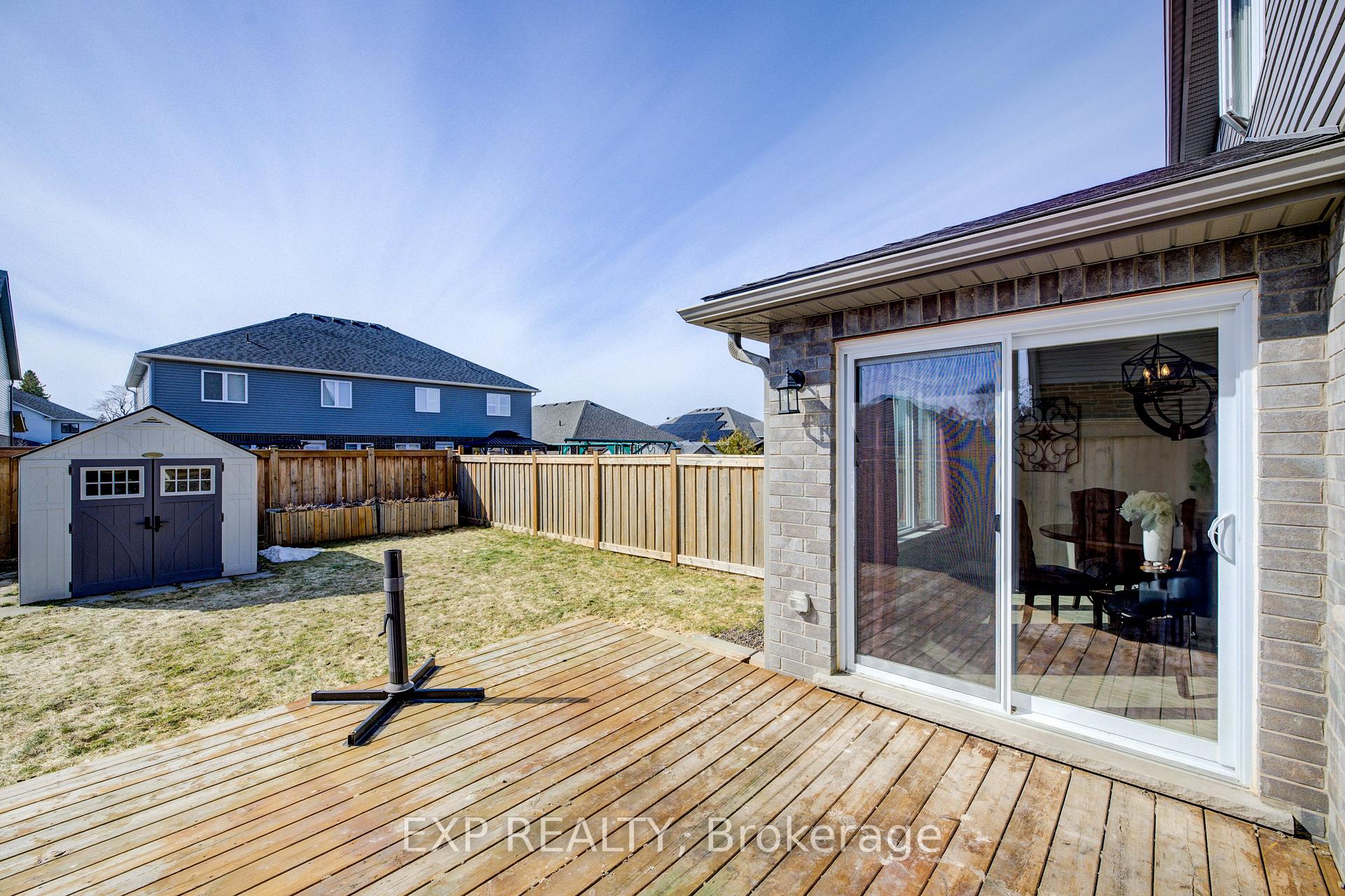 Photo 33 of 121 Bridge Crescent, Minto — HOMEH