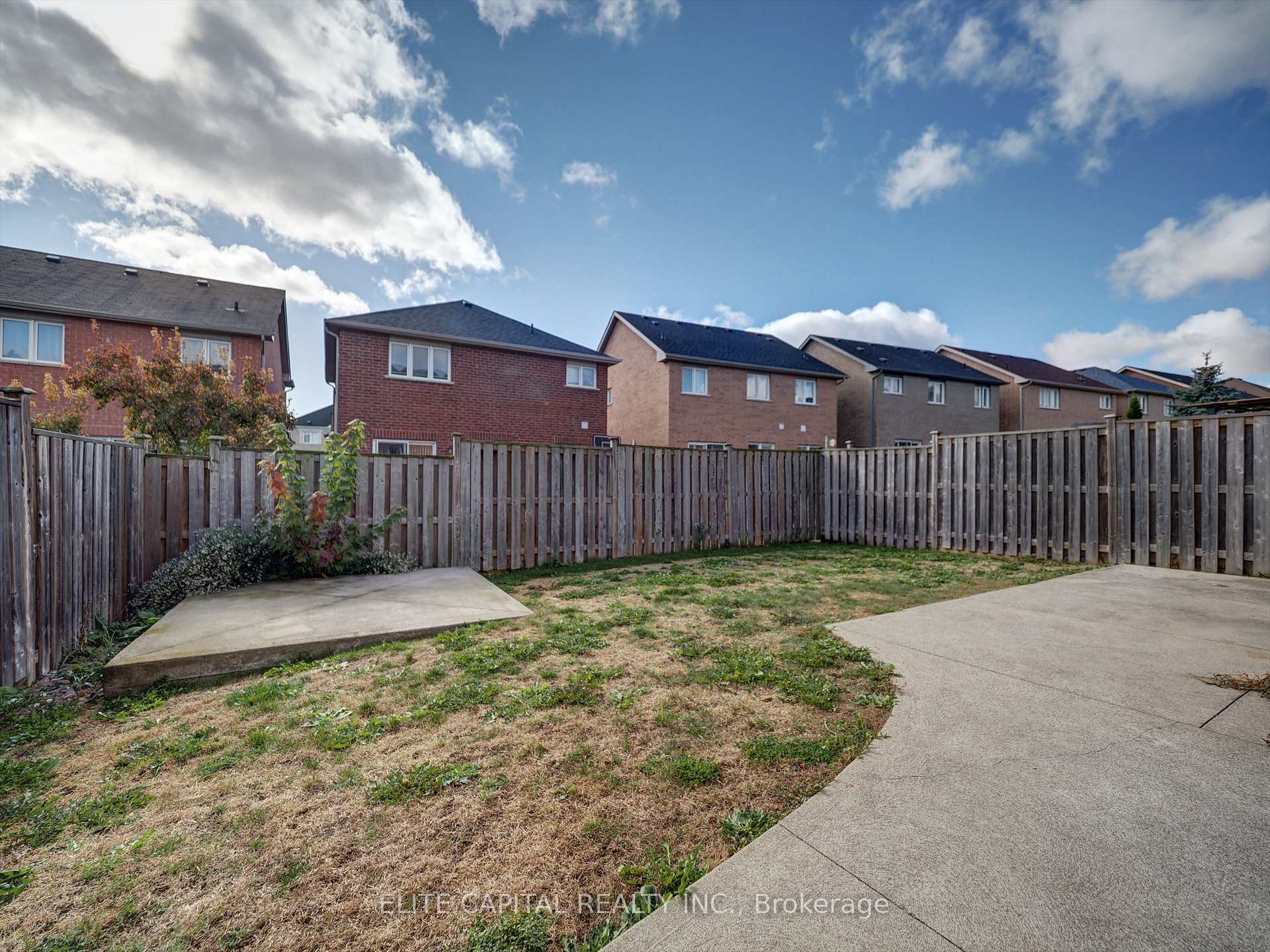 Photo 16 of 13 Wilcliff Court, Markham, Greensborough — HOMEH