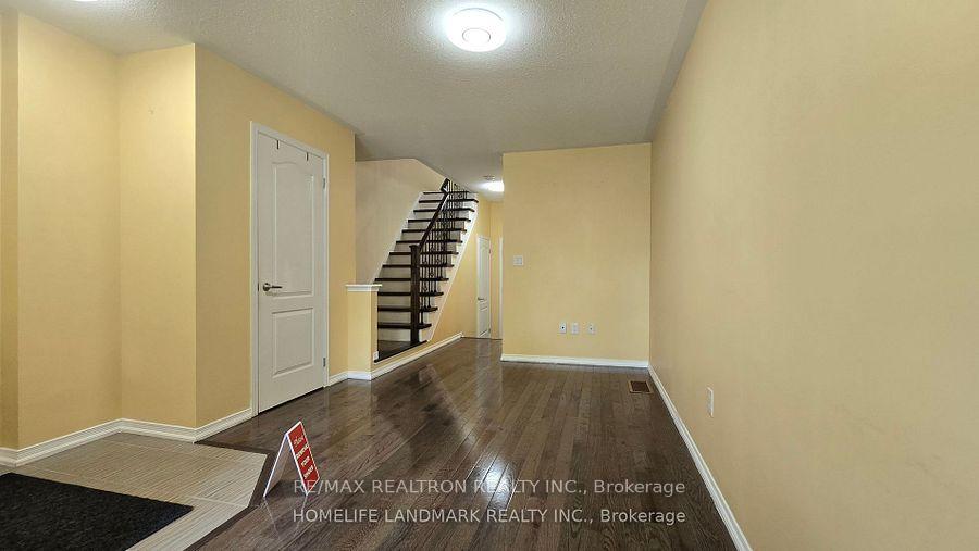 Photo 3 of 16 Truchard Avenue, Markham, Berczy — HOMEH