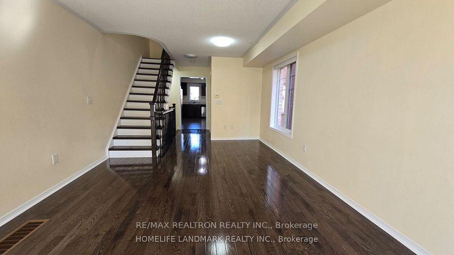 Photo 7 of 16 Truchard Avenue, Markham, Berczy — HOMEH