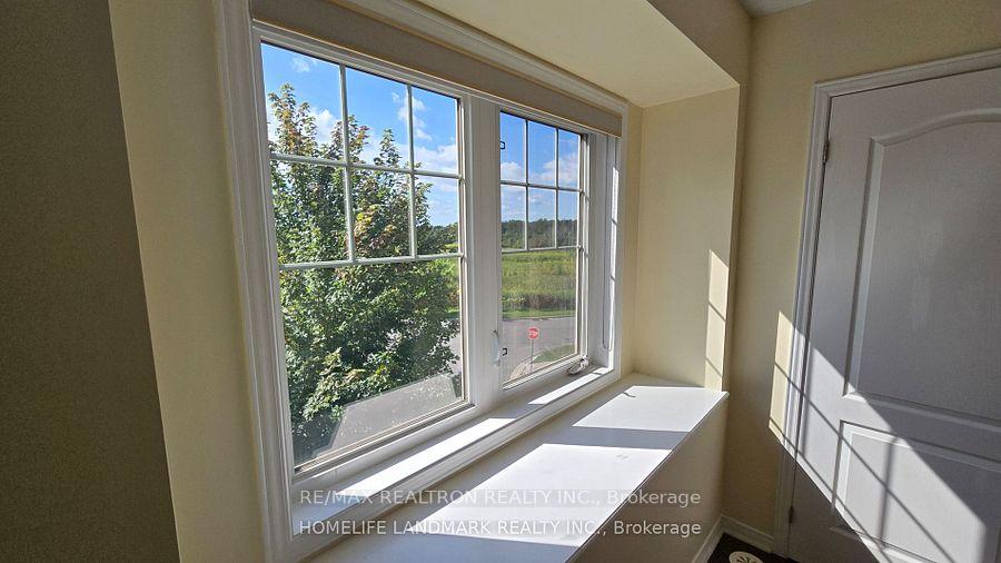 Photo 8 of 16 Truchard Avenue, Markham, Berczy — HOMEH