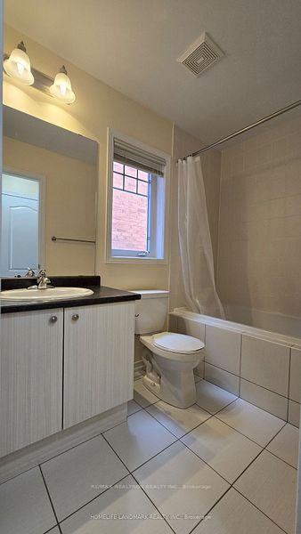 Photo 12 of 16 Truchard Avenue, Markham, Berczy — HOMEH