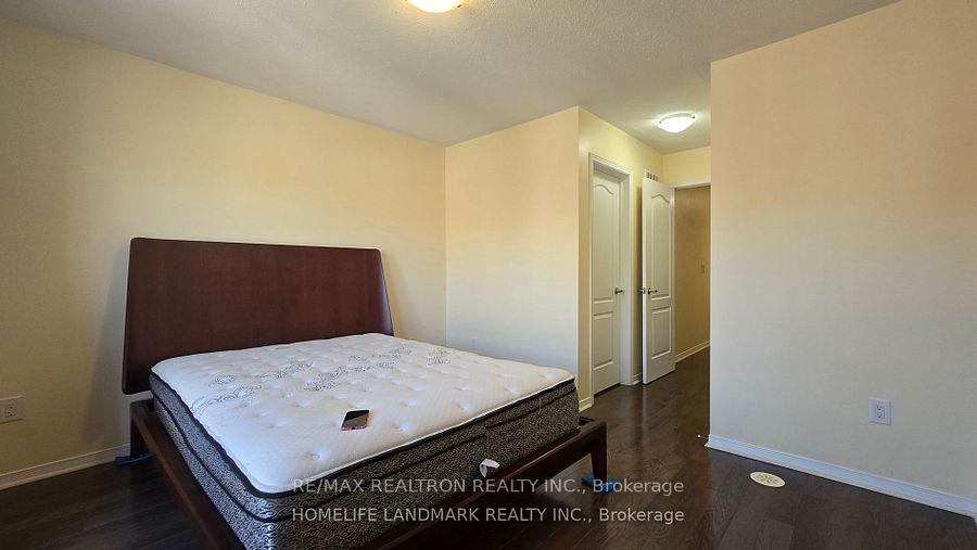 Photo 13 of 16 Truchard Avenue, Markham, Berczy — HOMEH