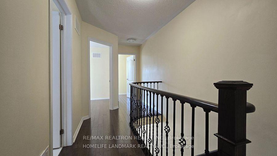 Photo 14 of 16 Truchard Avenue, Markham, Berczy — HOMEH