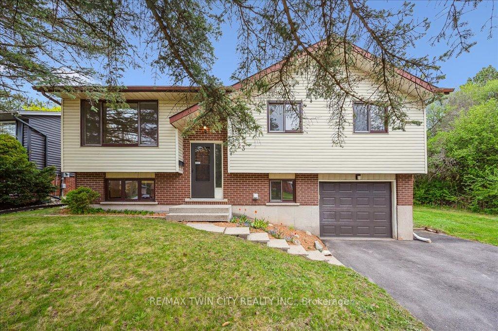 Photo 1 of 23 Black Walnut Drive, Kitchener — HOMEH