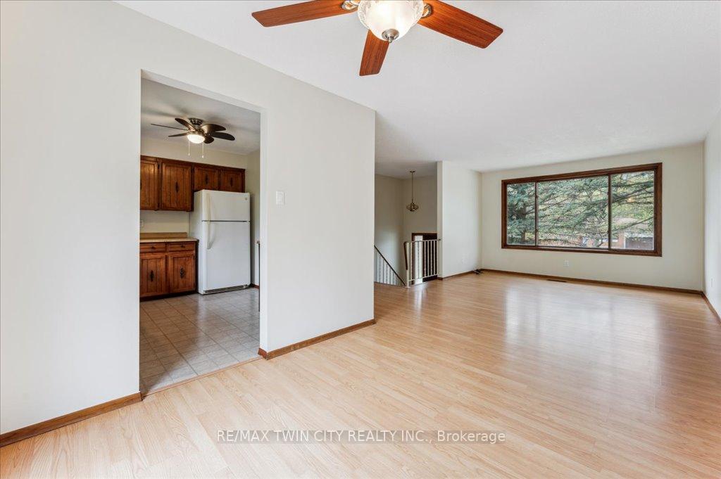 Photo 9 of 23 Black Walnut Drive, Kitchener — HOMEH