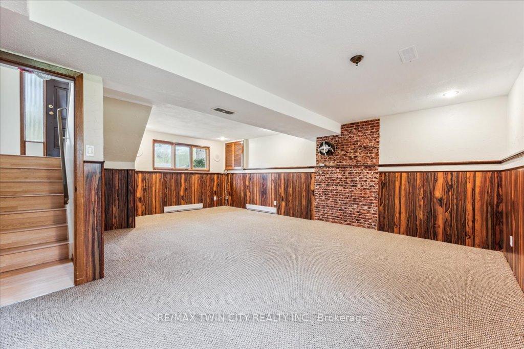 Photo 16 of 23 Black Walnut Drive, Kitchener — HOMEH