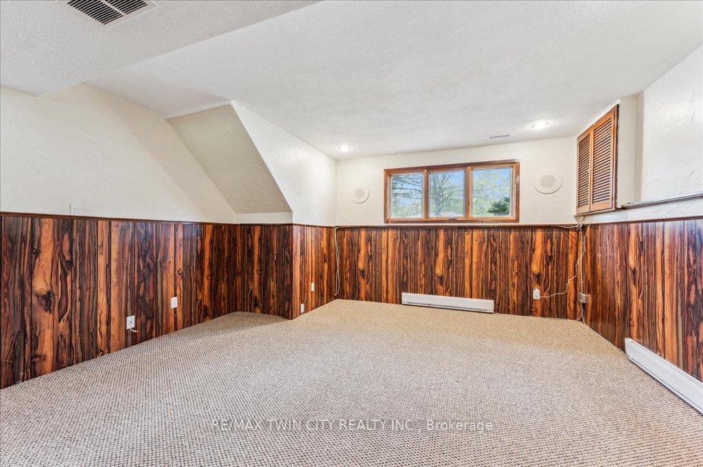 Photo 18 of 23 Black Walnut Drive, Kitchener — HOMEH