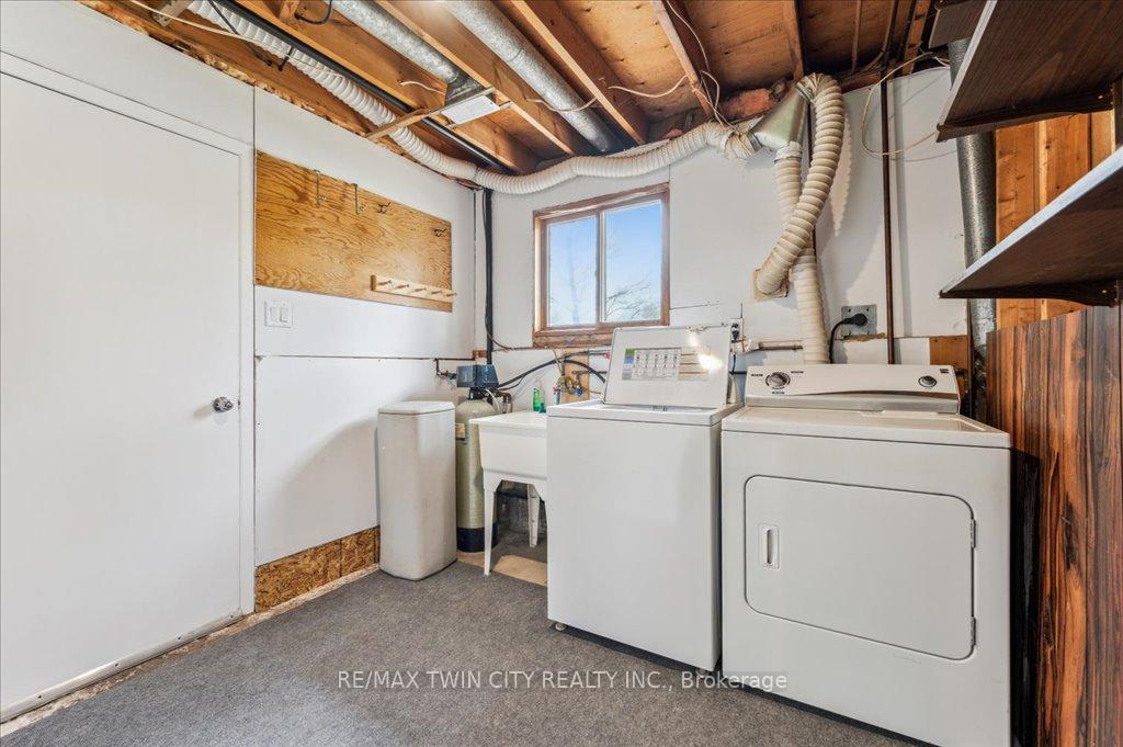 Photo 20 of 23 Black Walnut Drive, Kitchener — HOMEH