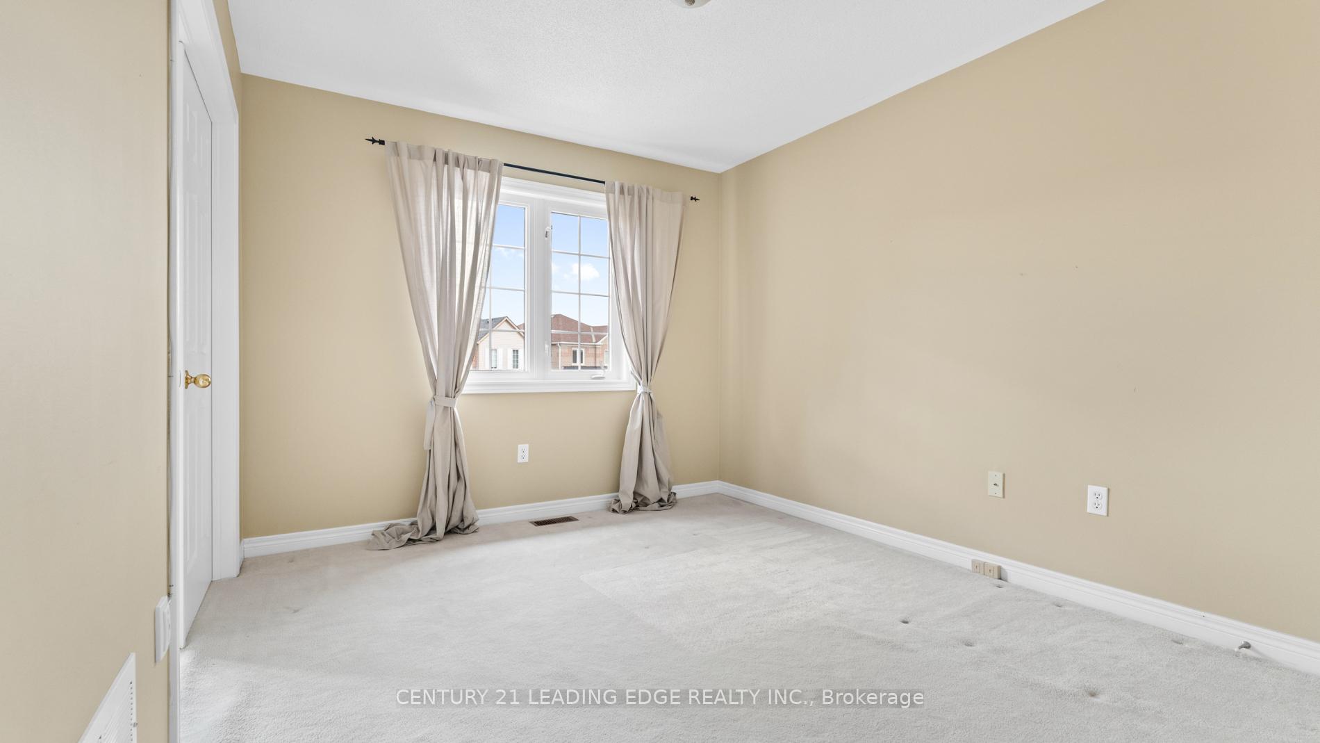 Photo 15 of 38 William Grant Road, Markham, Greensborough — HOMEH