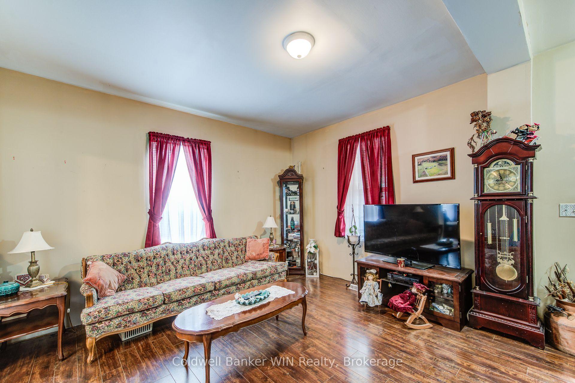 Photo 6 of 15 Clarke Street N, Minto — HOMEH