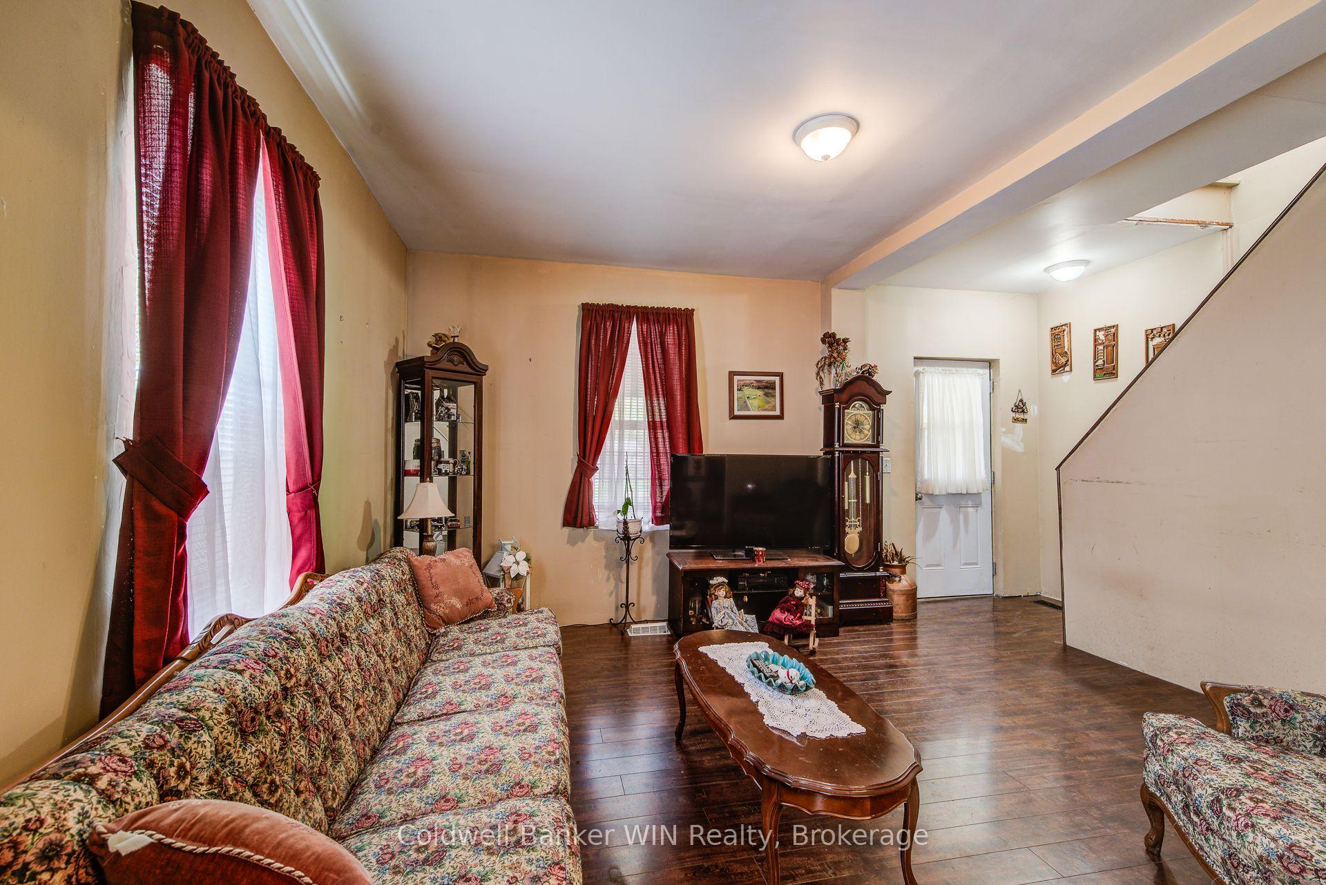 Photo 7 of 15 Clarke Street N, Minto — HOMEH