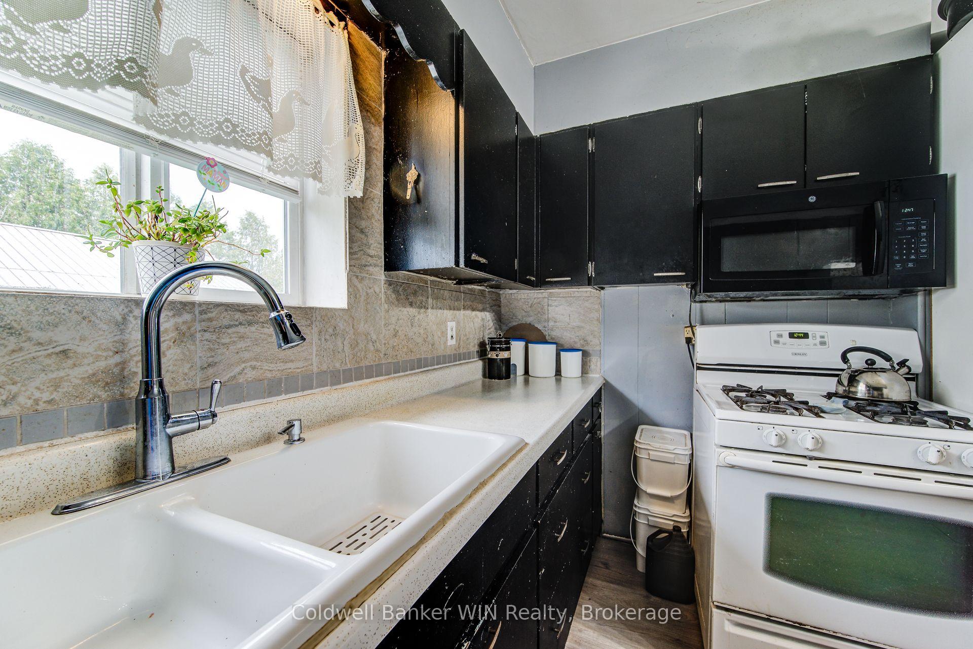 Photo 14 of 15 Clarke Street N, Minto — HOMEH