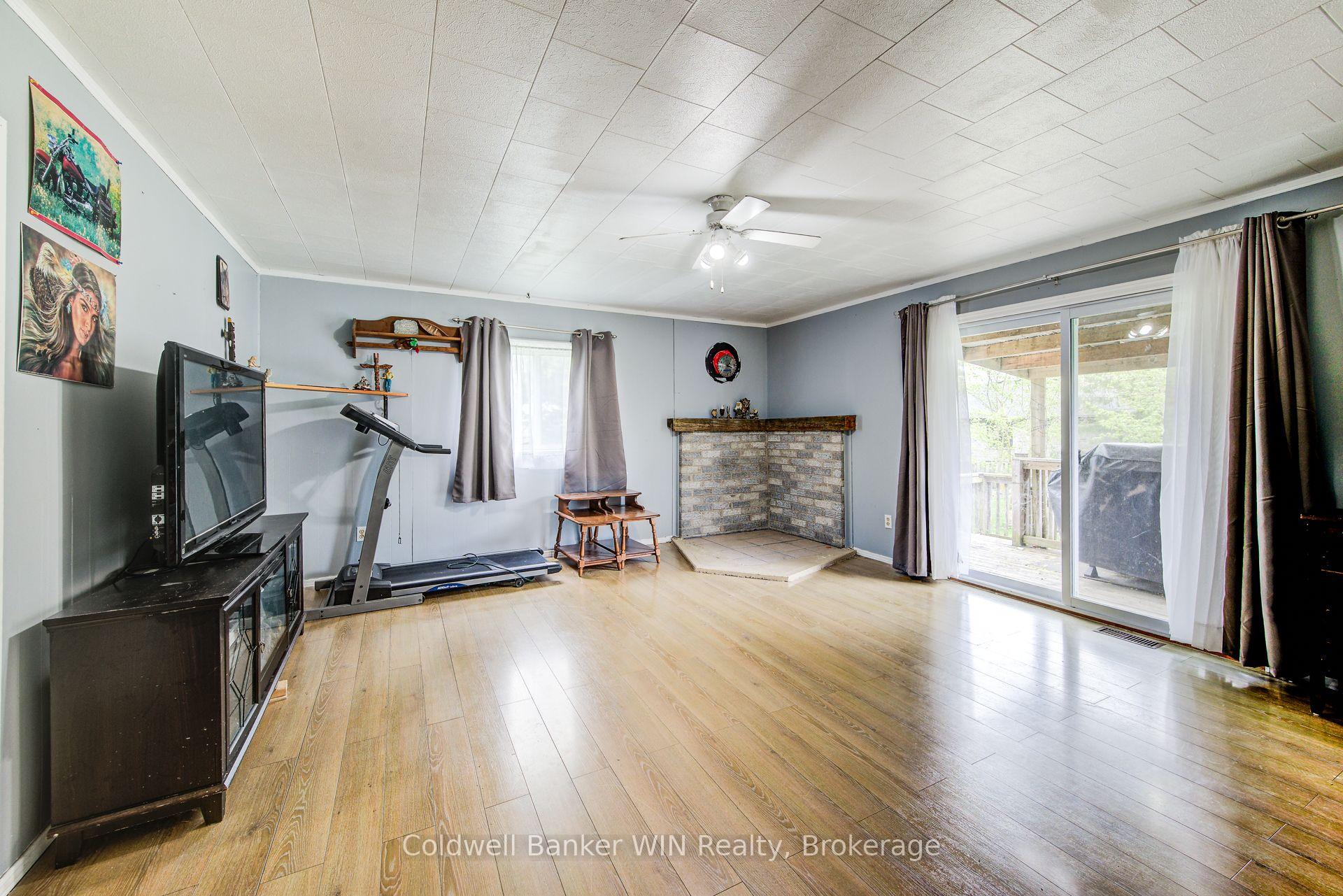 Photo 17 of 15 Clarke Street N, Minto — HOMEH