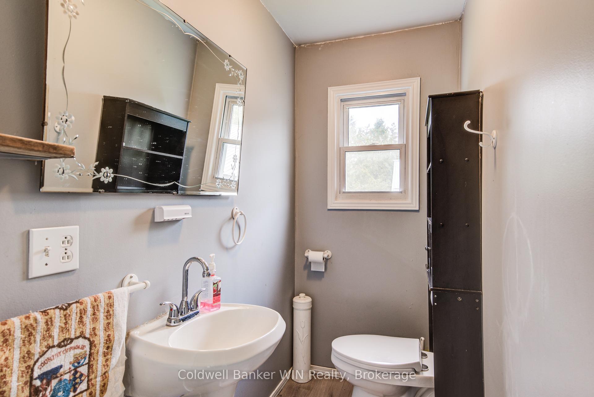Photo 21 of 15 Clarke Street N, Minto — HOMEH