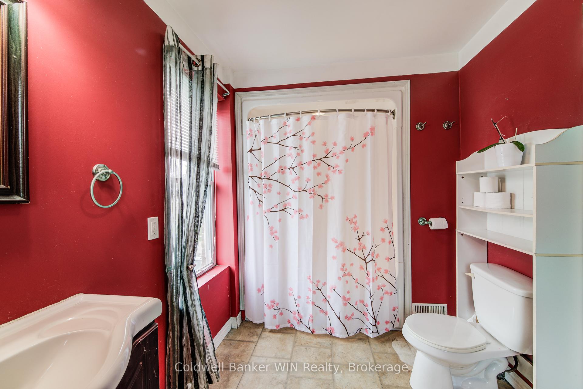 Photo 31 of 15 Clarke Street N, Minto — HOMEH