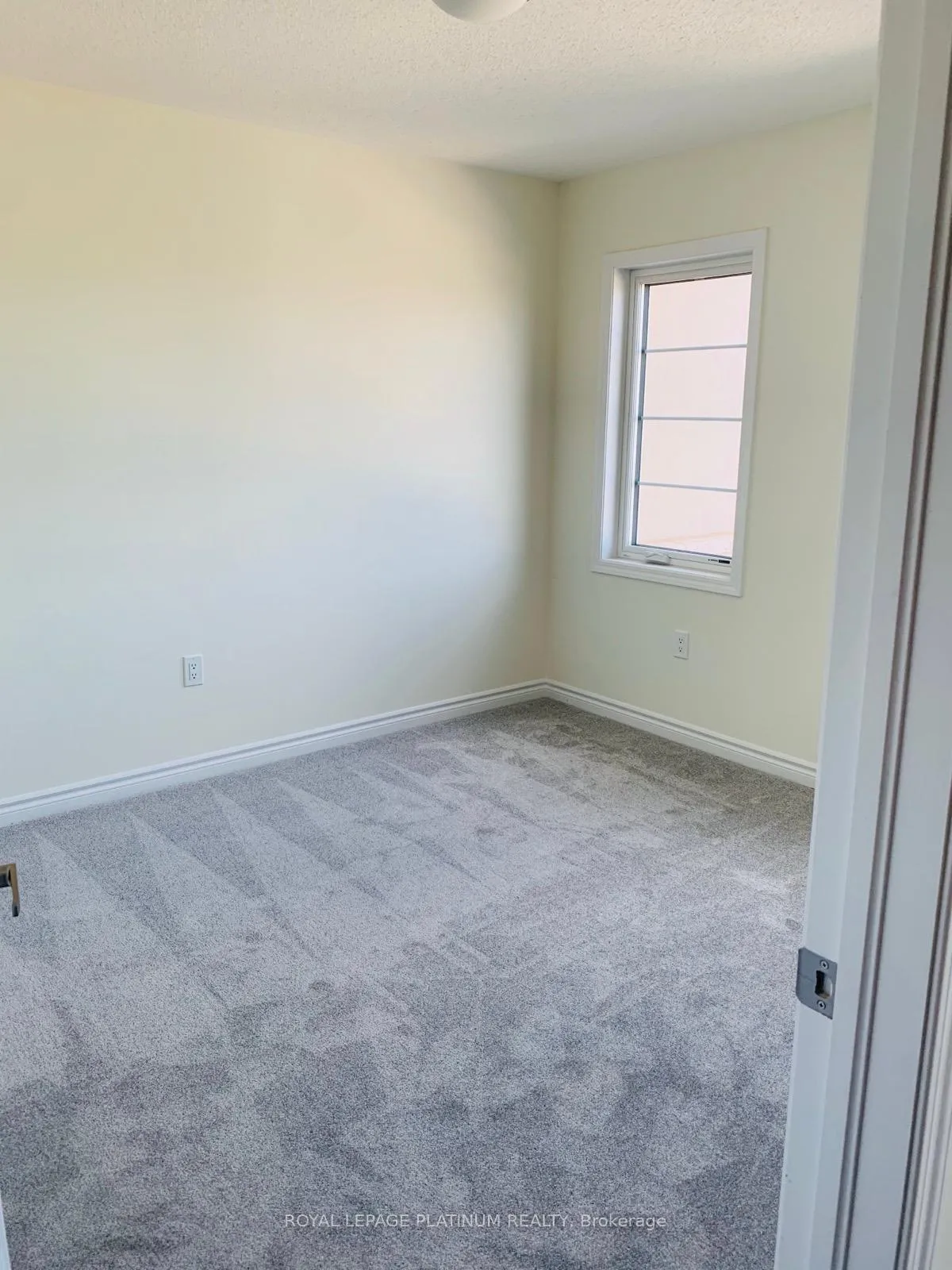 Photo 3 of 1366 Sycamore Garden, Milton, Cobban — HOMEH