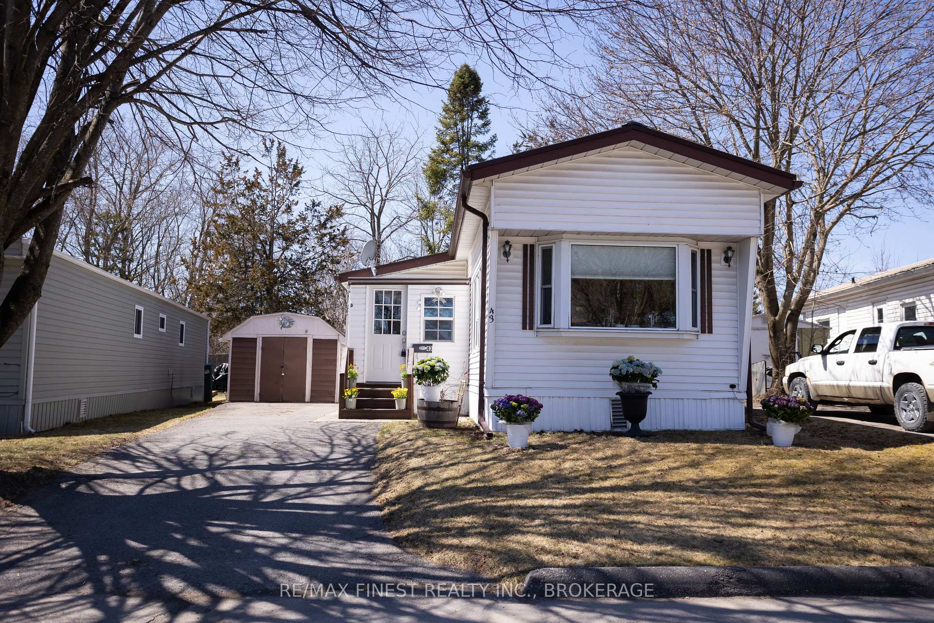 Photo 1 of 43 Worthington Way, Kingston, Rideau — HOMEH