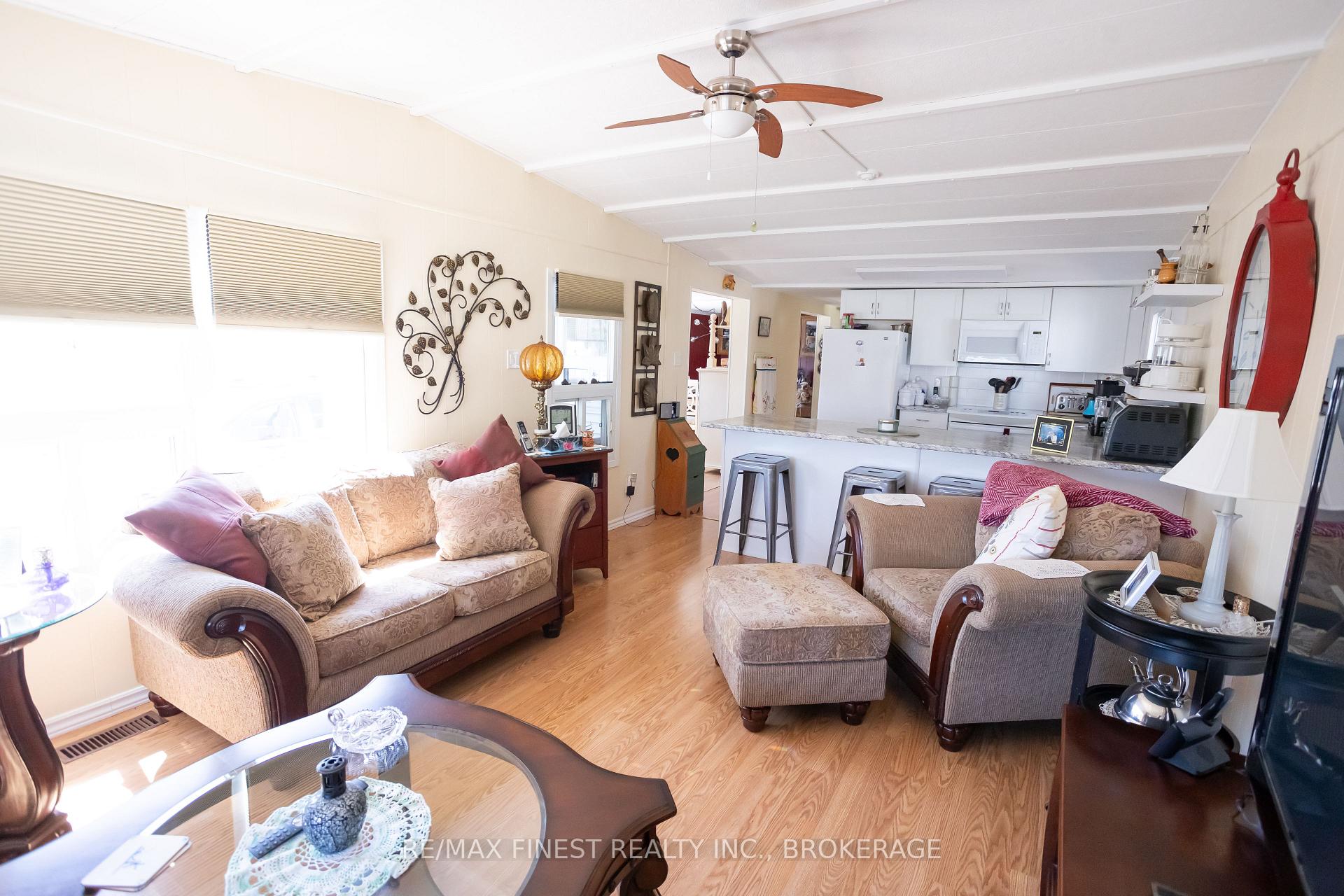 Photo 5 of 43 Worthington Way, Kingston, Rideau — HOMEH