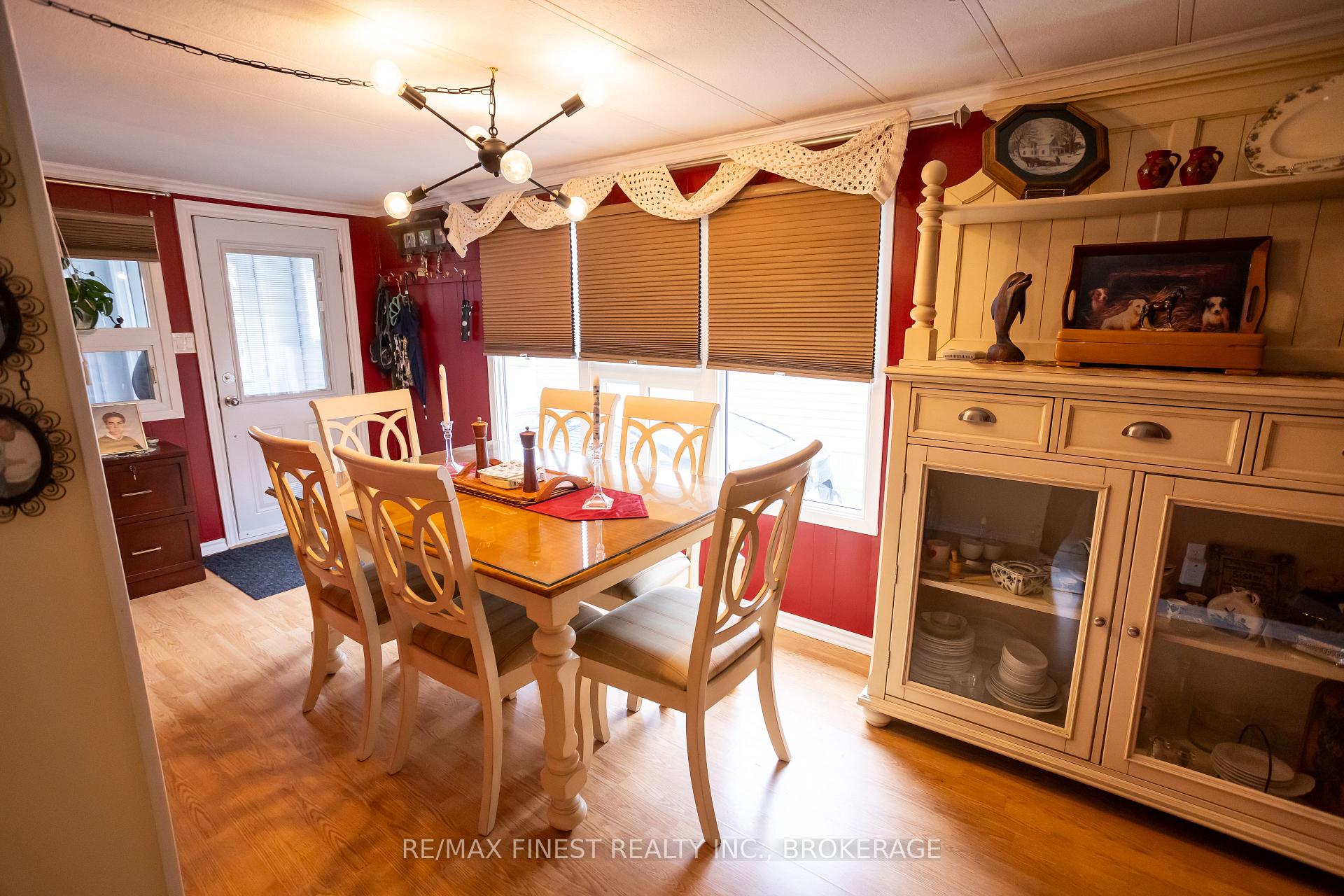 Photo 10 of 43 Worthington Way, Kingston, Rideau — HOMEH