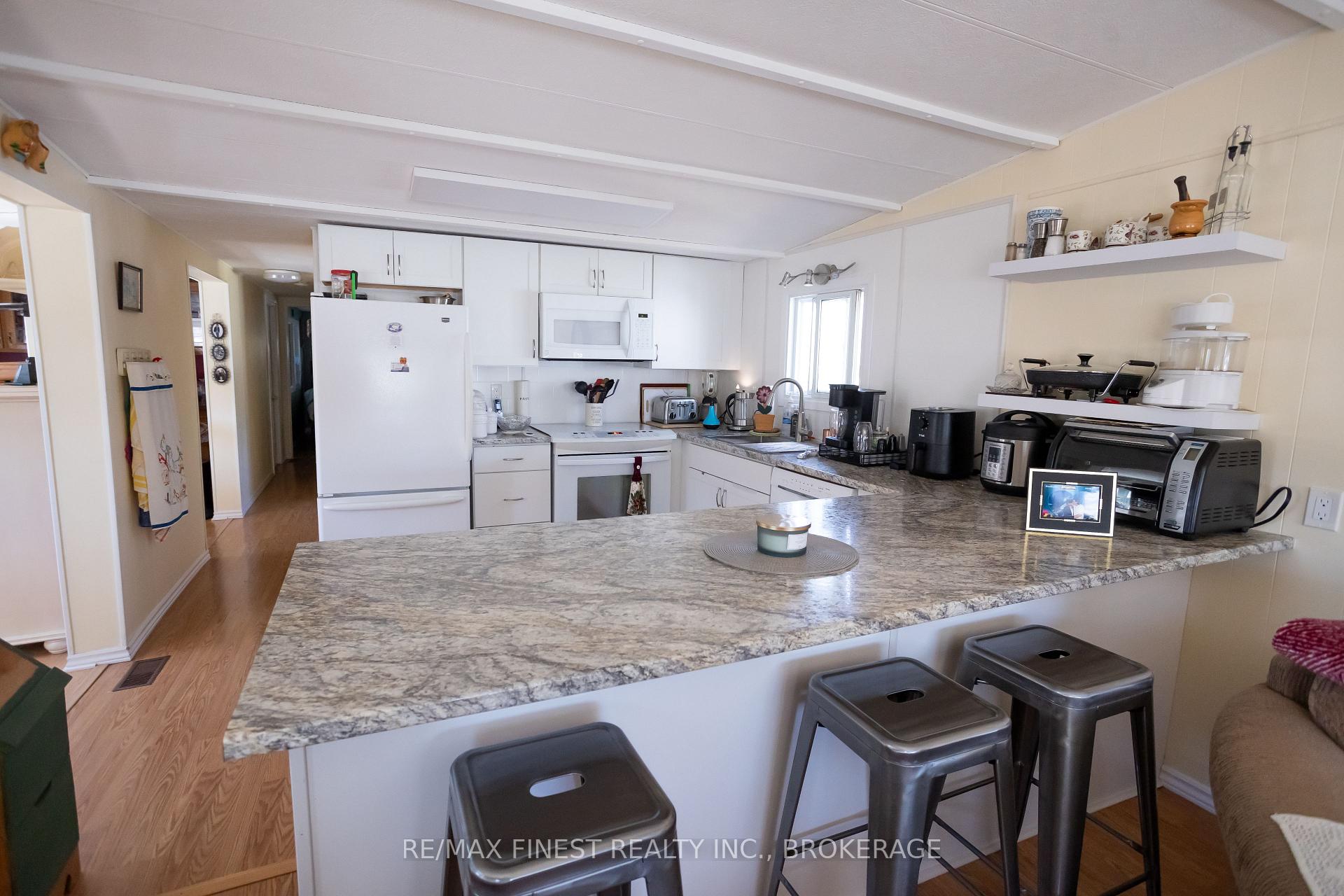 Photo 13 of 43 Worthington Way, Kingston, Rideau — HOMEH