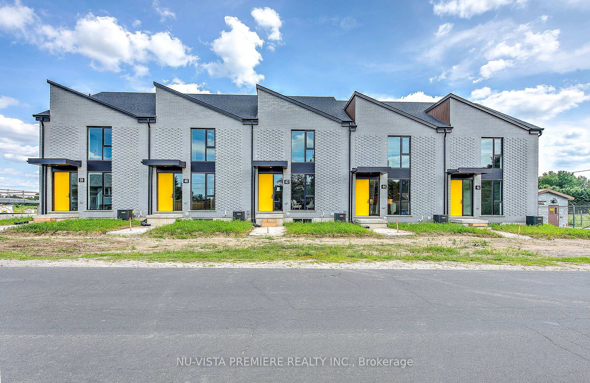 Photo 2 of Unit 42, 85 Tunks Lane, Middlesex Centre, Komoka — HOMEH