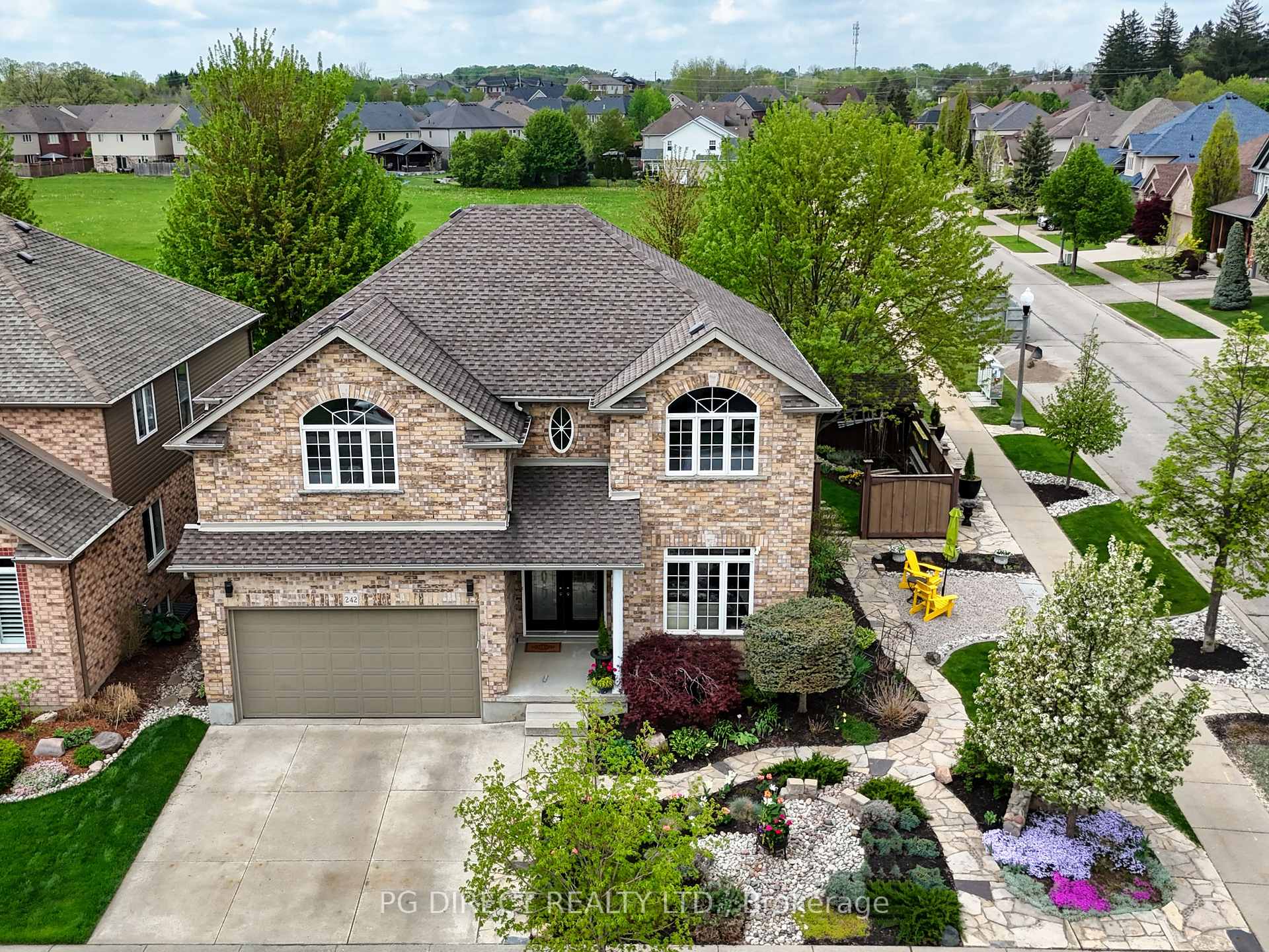 Photo 1 of 242 Hawkswood Drive, Kitchener — HOMEH