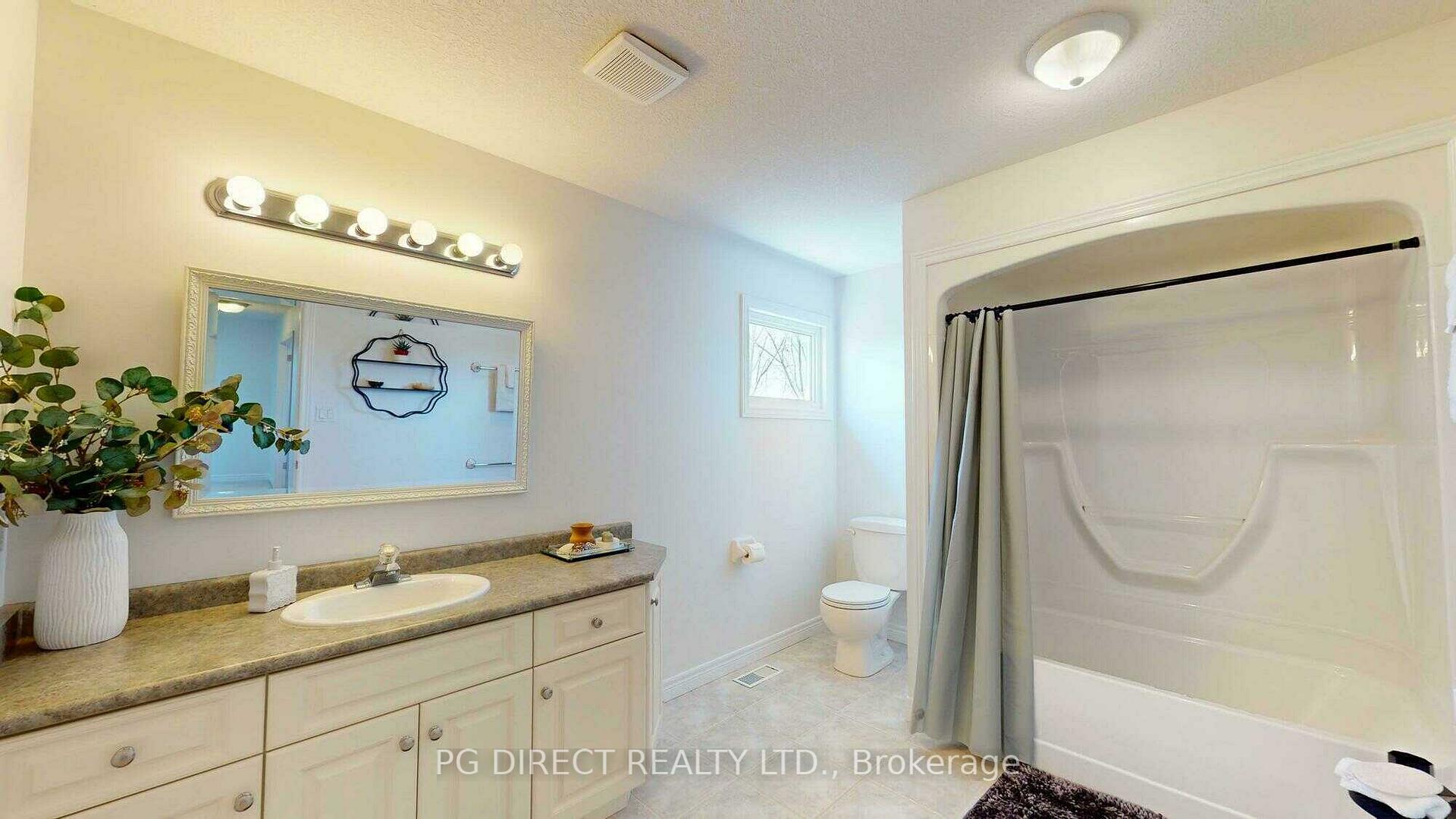 Photo 16 of 242 Hawkswood Drive, Kitchener — HOMEH