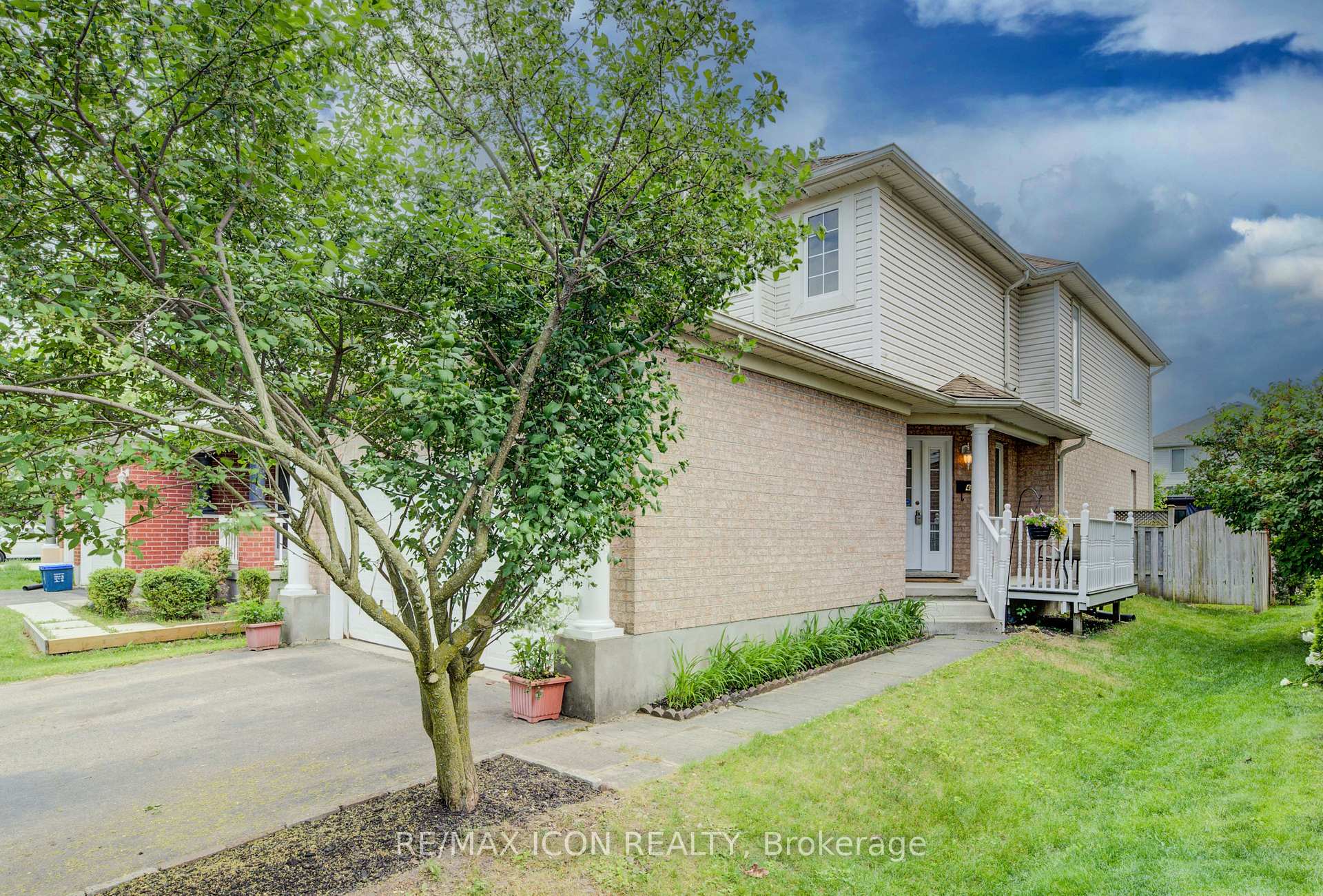 Photo 2 of 45 Bancroft Street, Kitchener — HOMEH